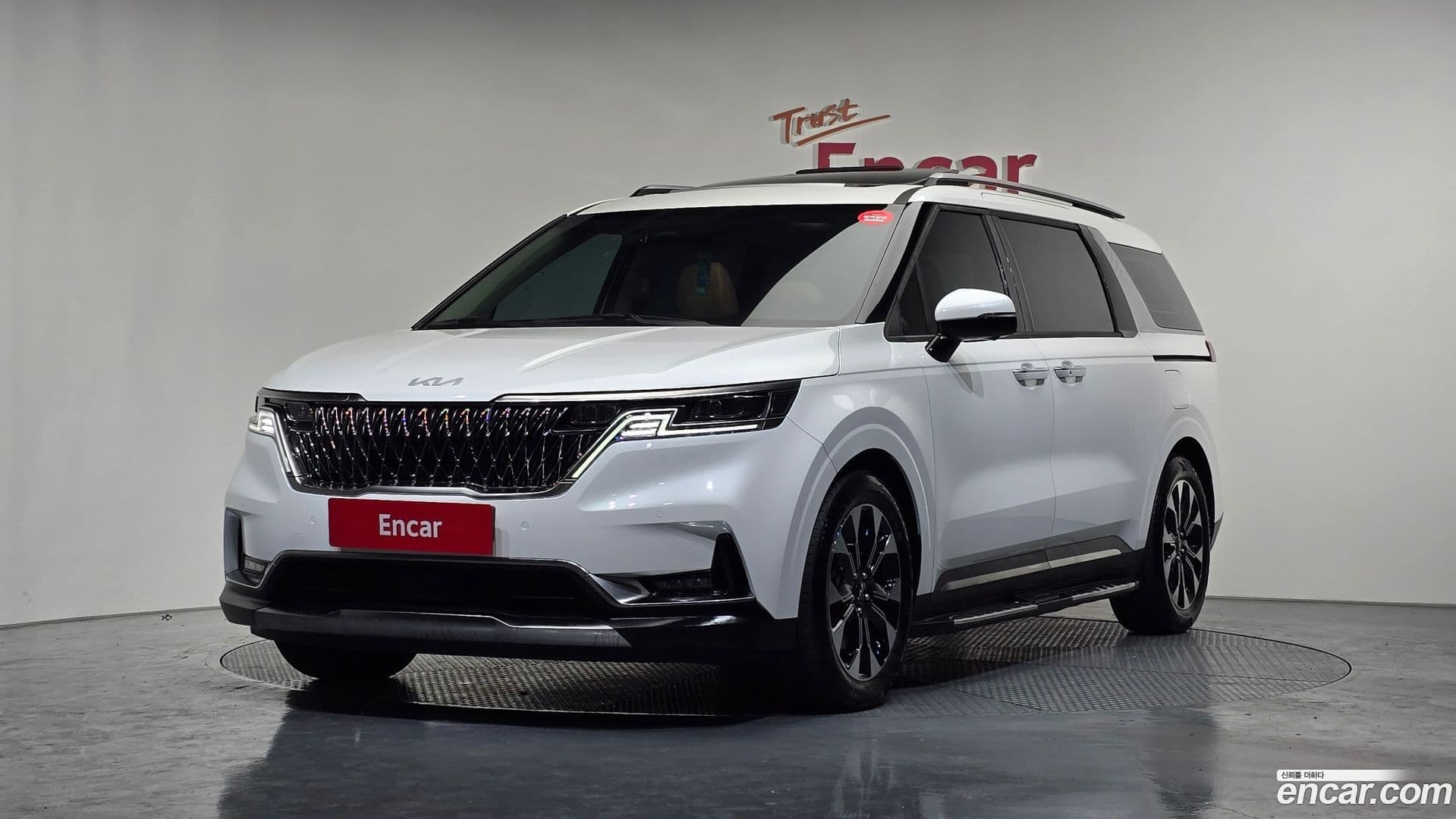 Main__Slider__Photo:Canival Kia 2023.10-0