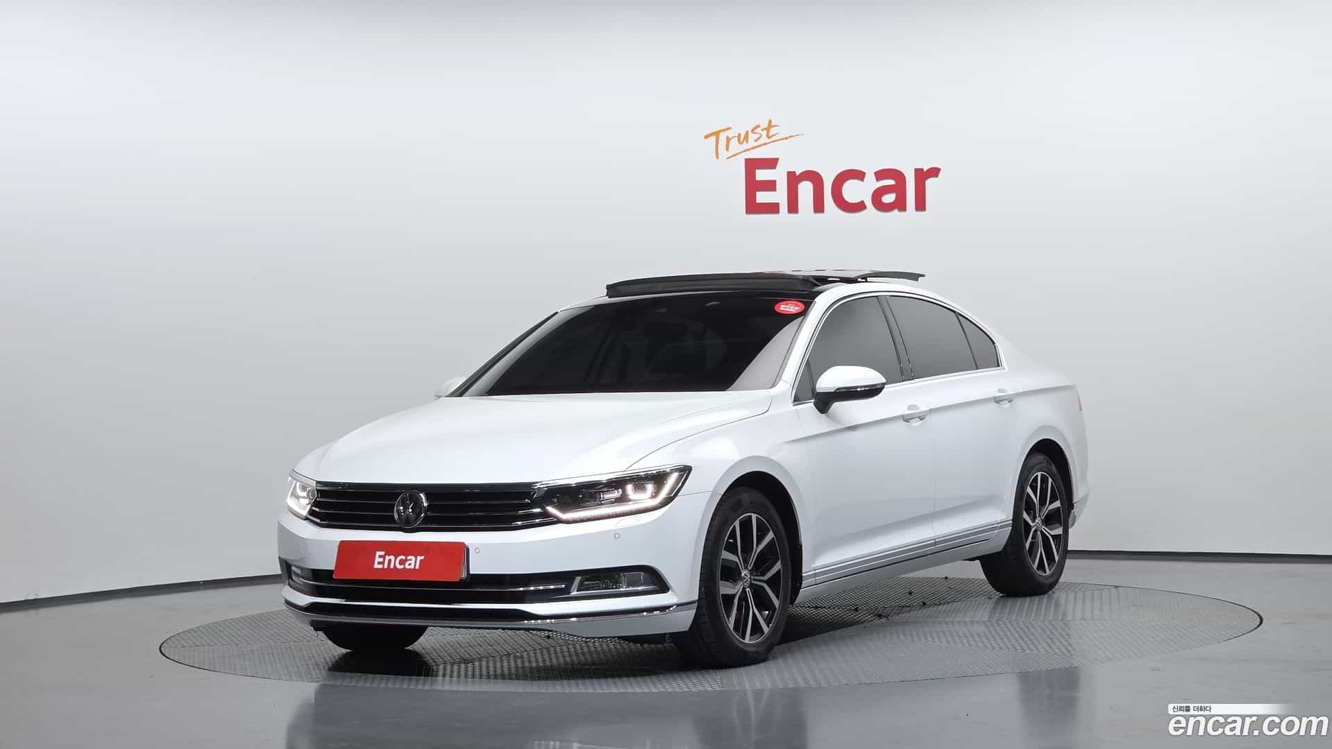 Passat Volkswagen 2018.4-OUTER-001