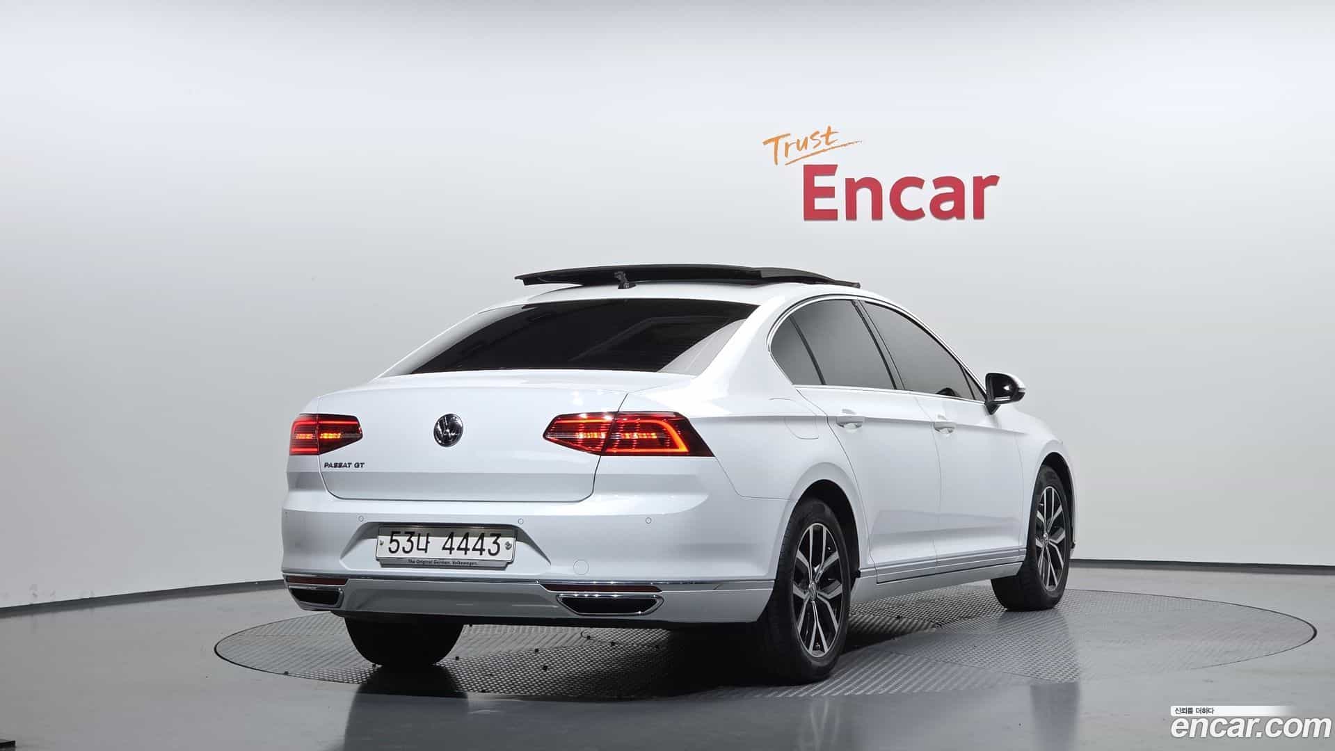 Passat Volkswagen 2018.4-OUTER-002