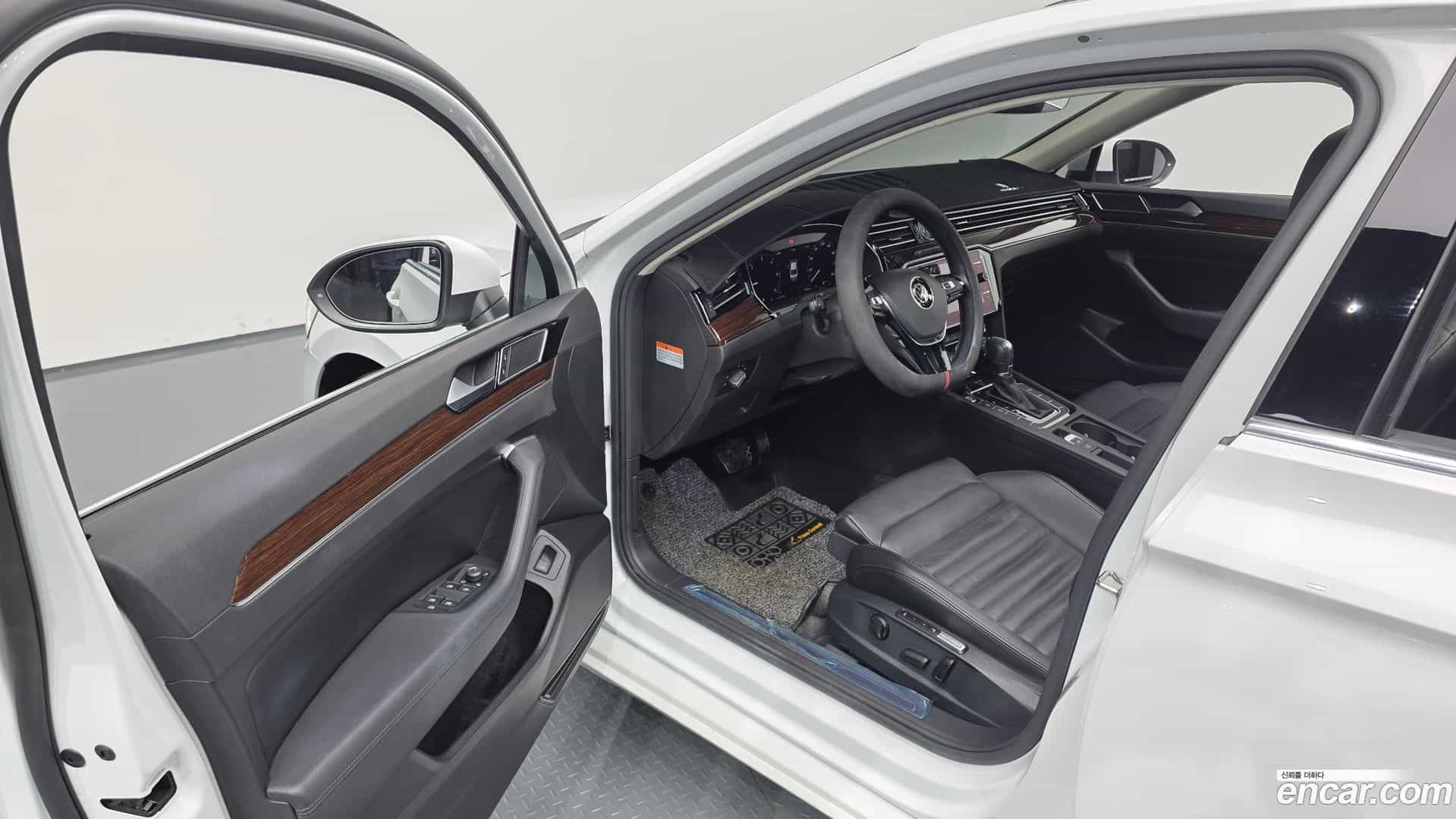Passat Volkswagen 2018.4-OPTION-015