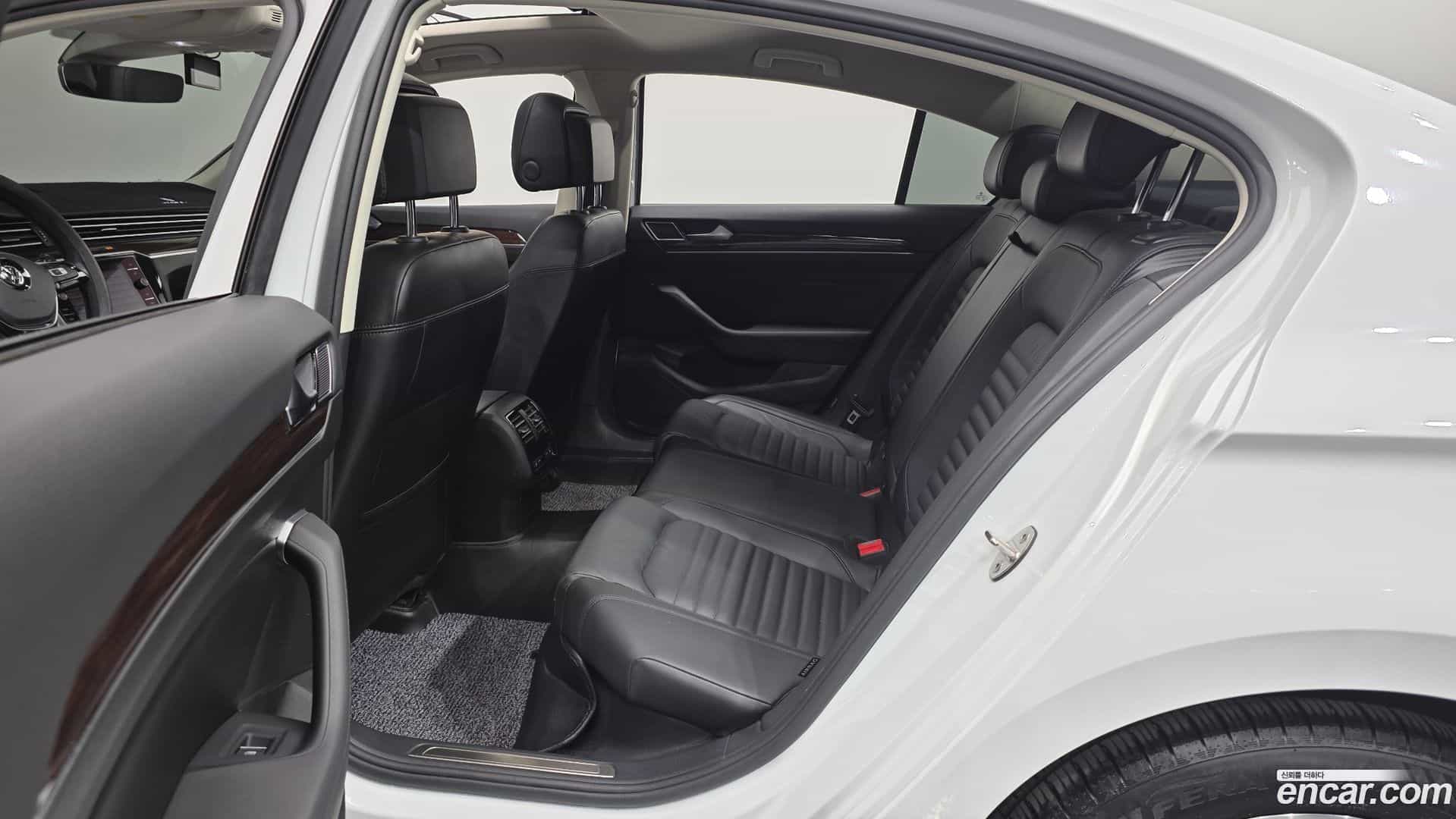 Passat Volkswagen 2018.4-OPTION-017