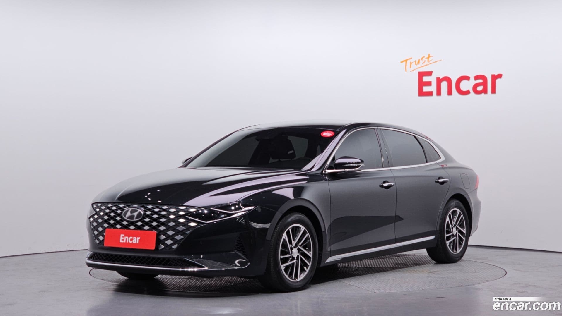 Main__Slider__Photo:Grandeur Hyundai 2020.1-0