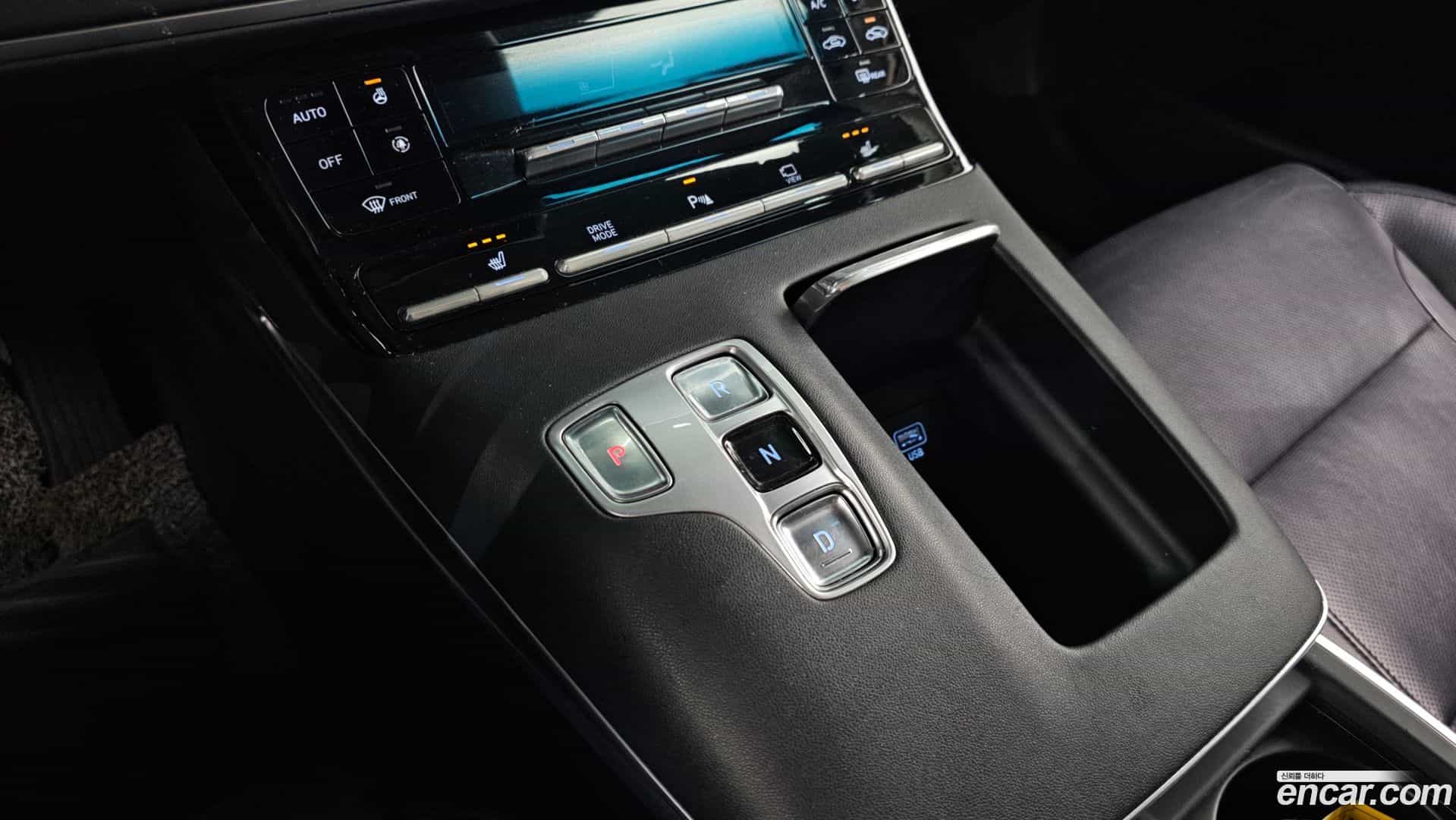 Grandeur Hyundai 2020.1-INNER-009