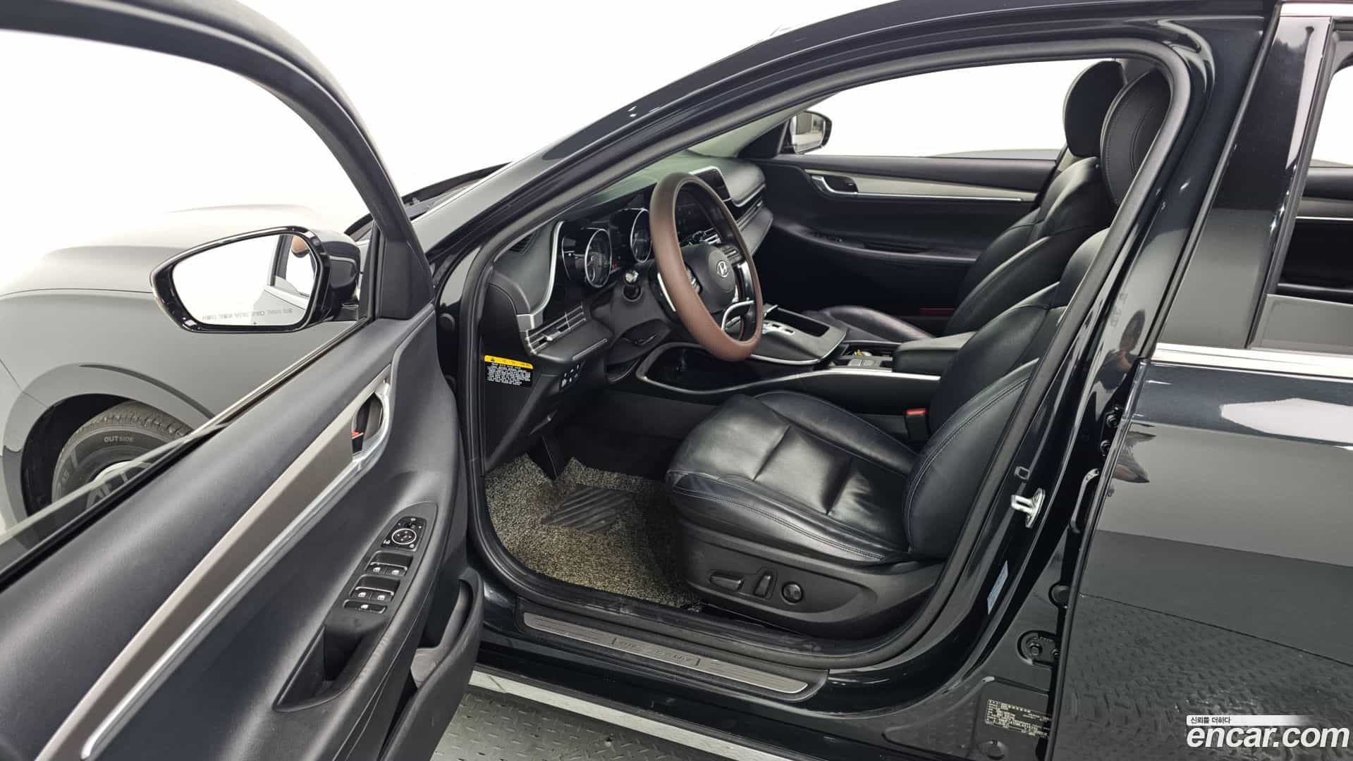 Grandeur Hyundai 2020.1-INNER-010