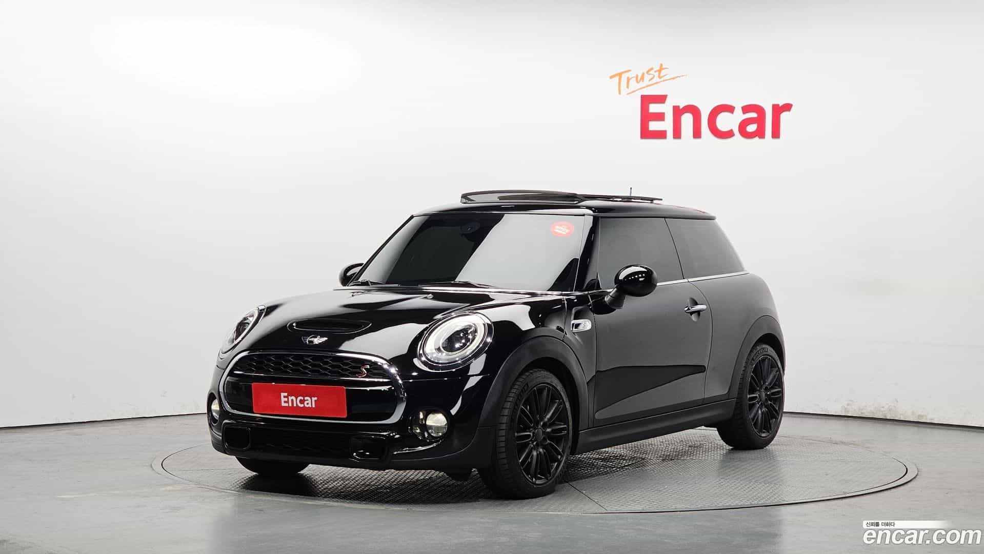 Cooper Mini 2018.3-OUTER-001