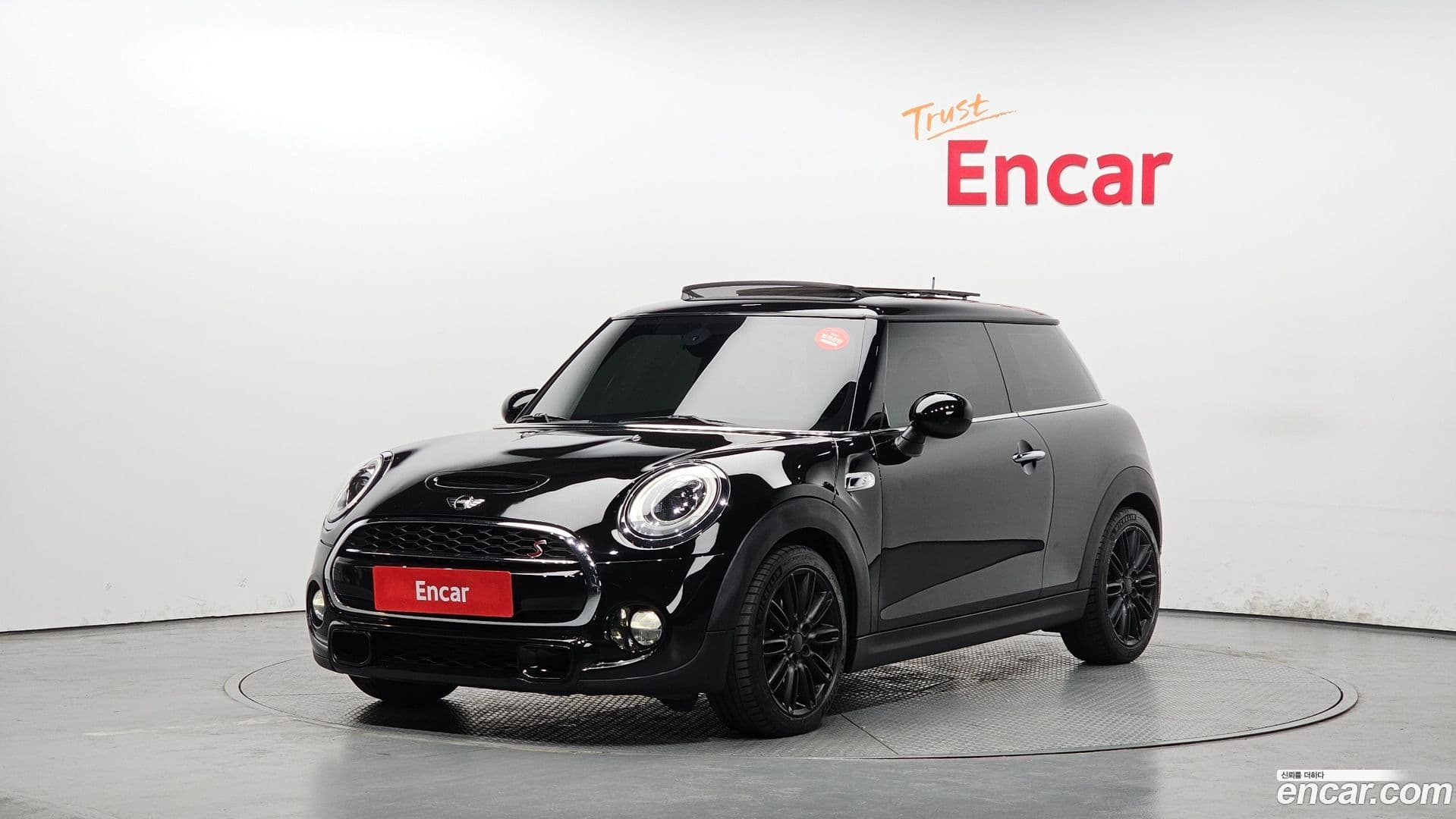 Main__Slider__Photo:Cooper Mini 2018.3-0