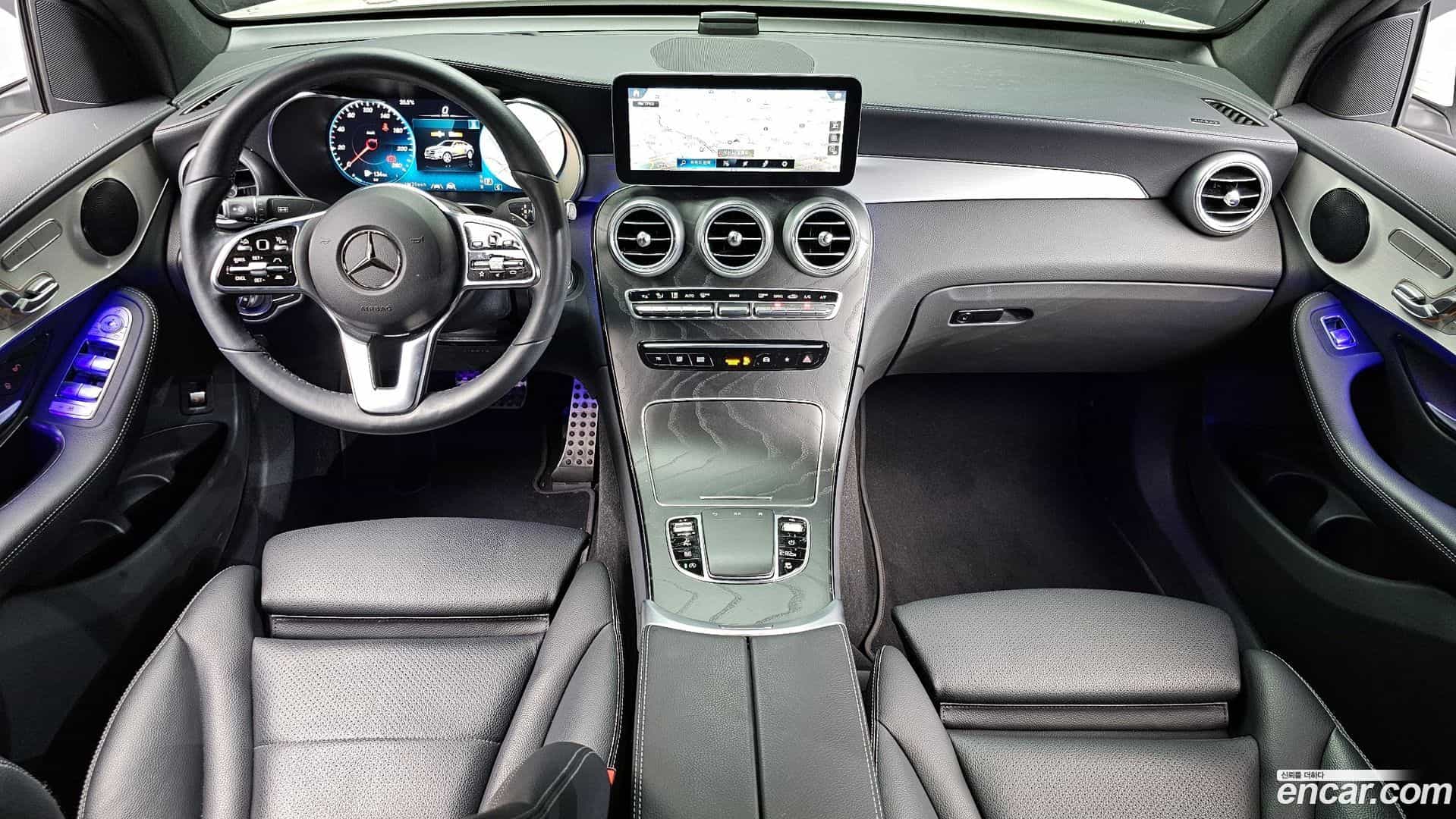 GLC-Class Mercedes-Benz 2023.4-INNER-007