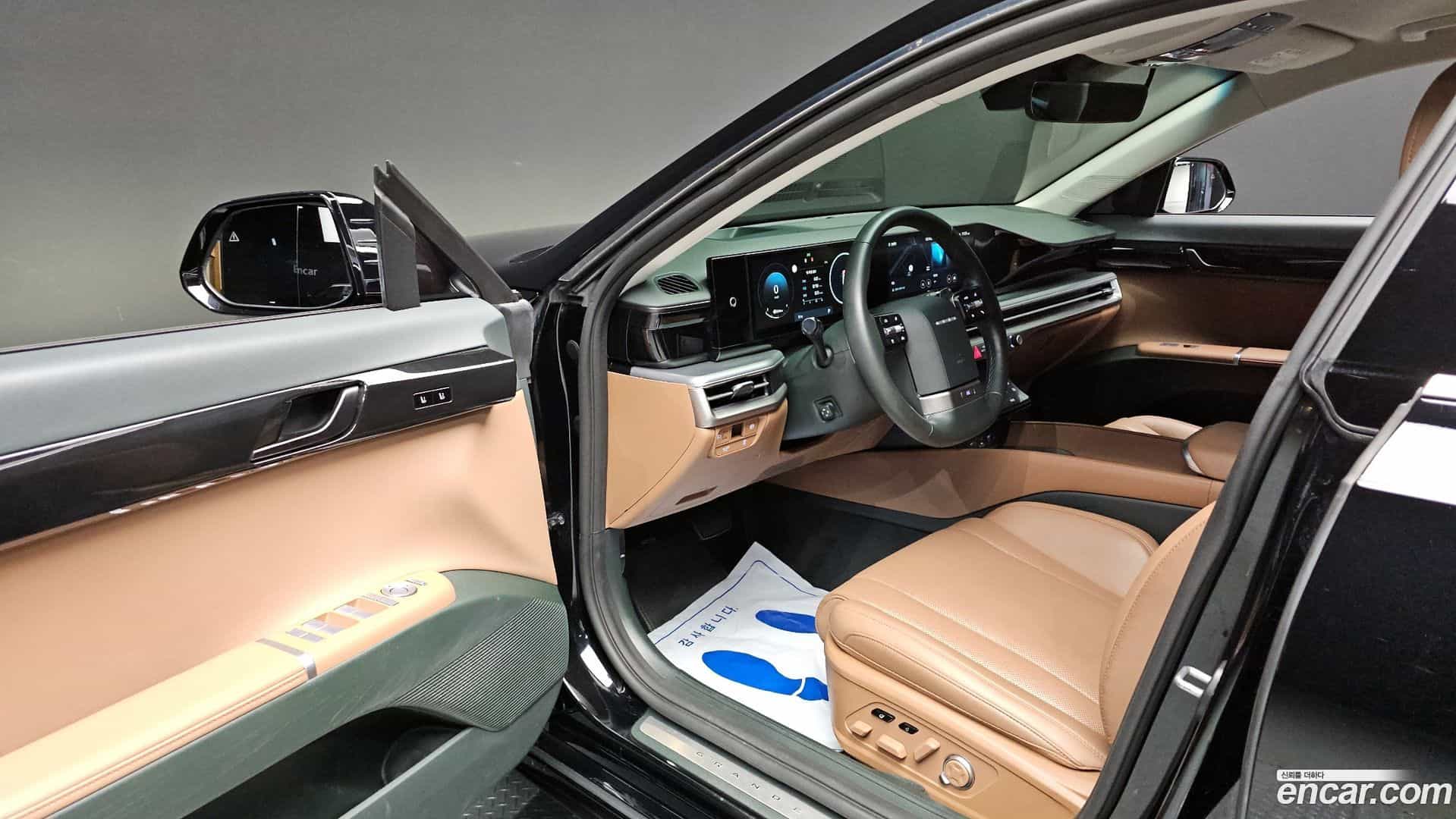 Grandeur Hyundai 2023.1-INNER-010