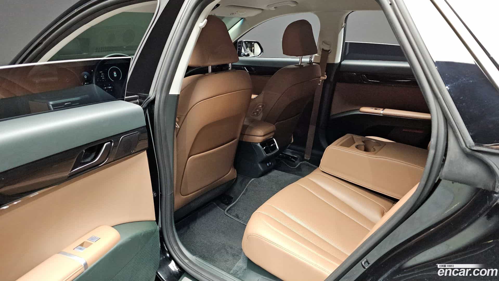 Grandeur Hyundai 2023.1-OPTION-015
