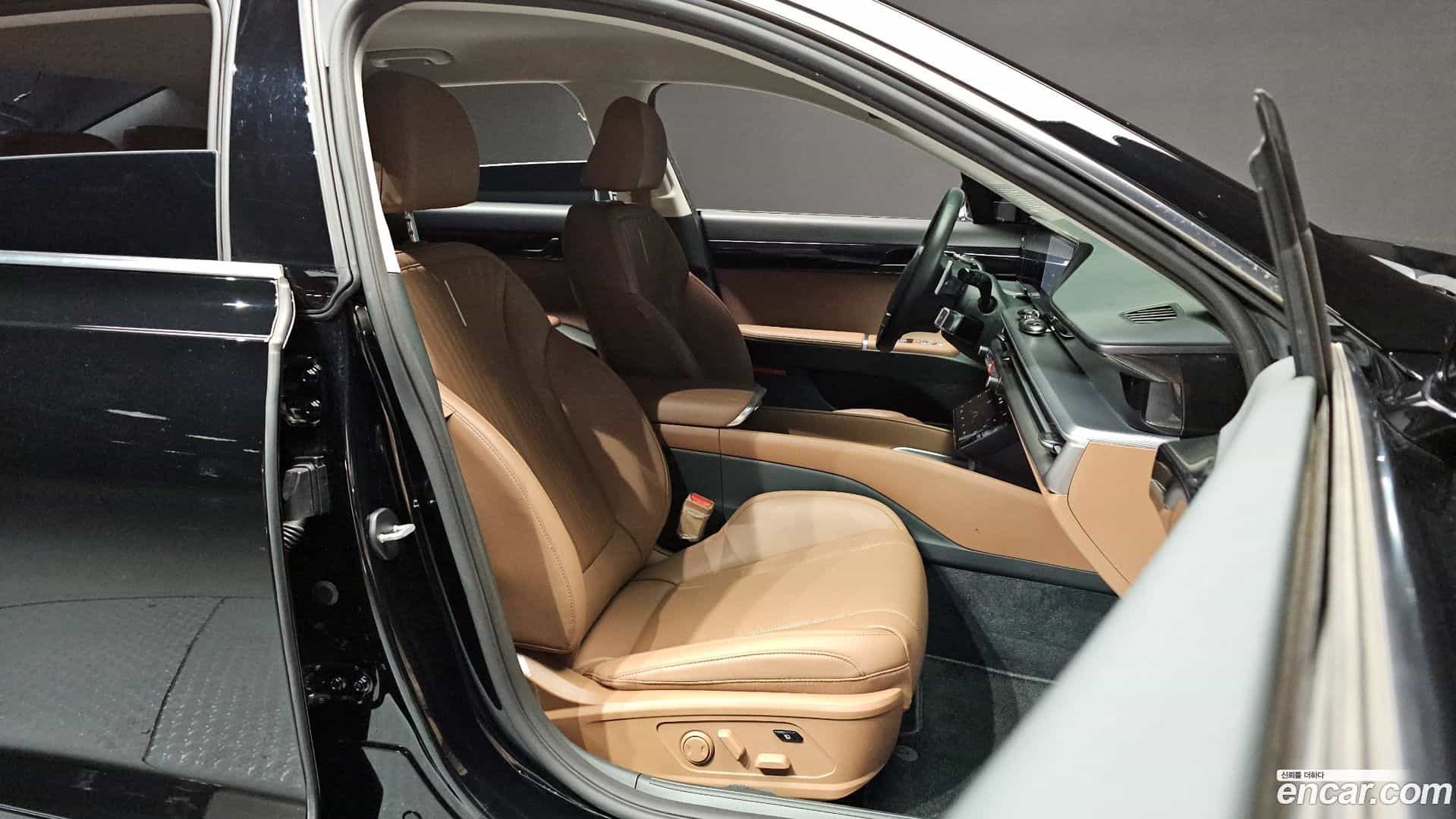 Grandeur Hyundai 2023.1-OPTION-016