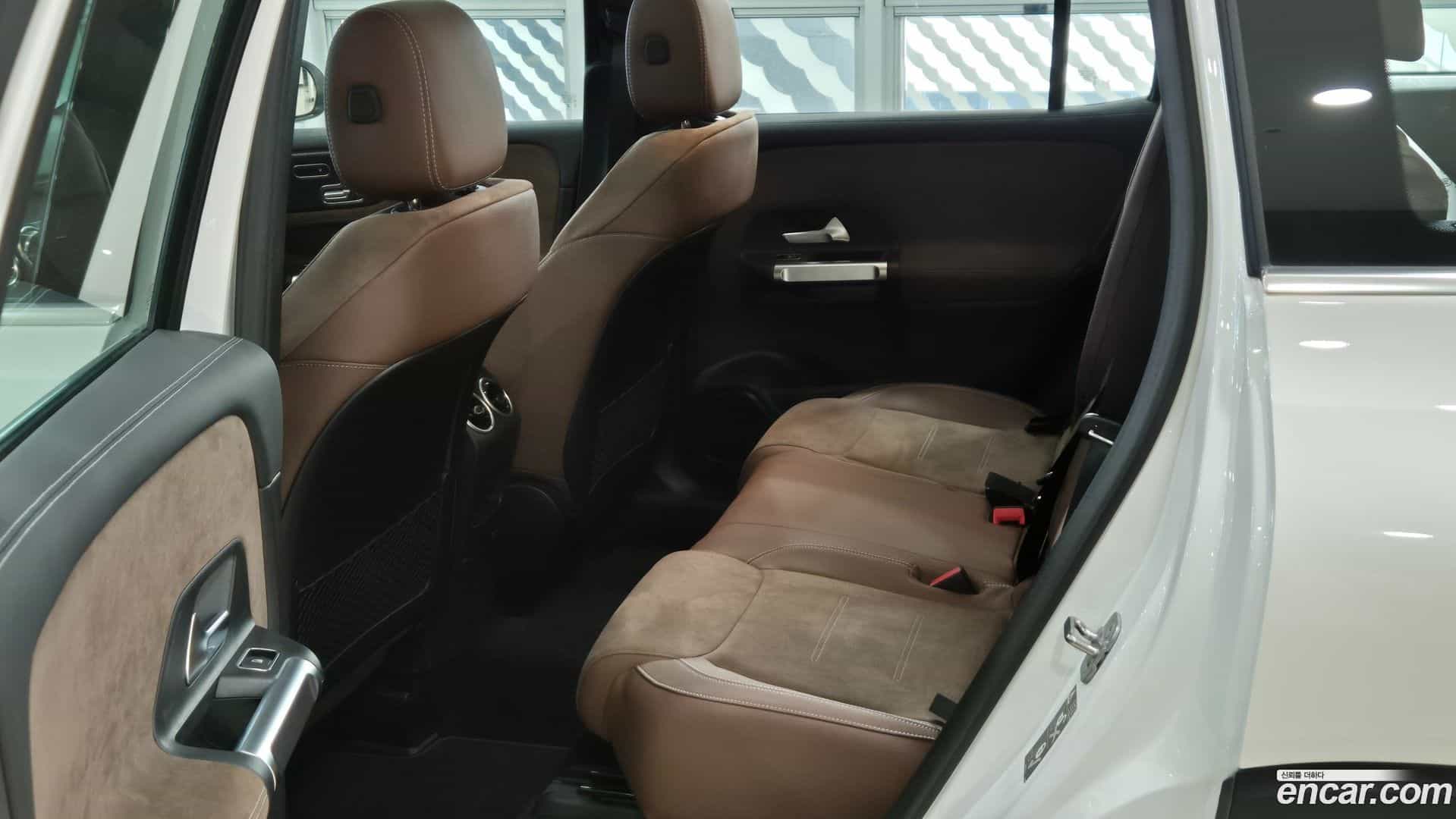 GLB-Class Mercedes-Benz 2025.3-INNER-008