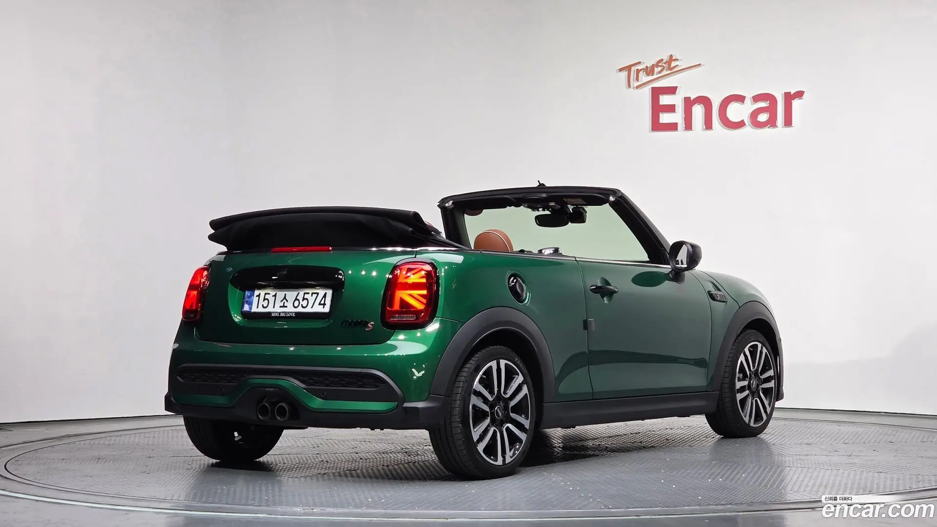 Main__Slider__Photo:Cooper Convertible Mini 2024.7-1