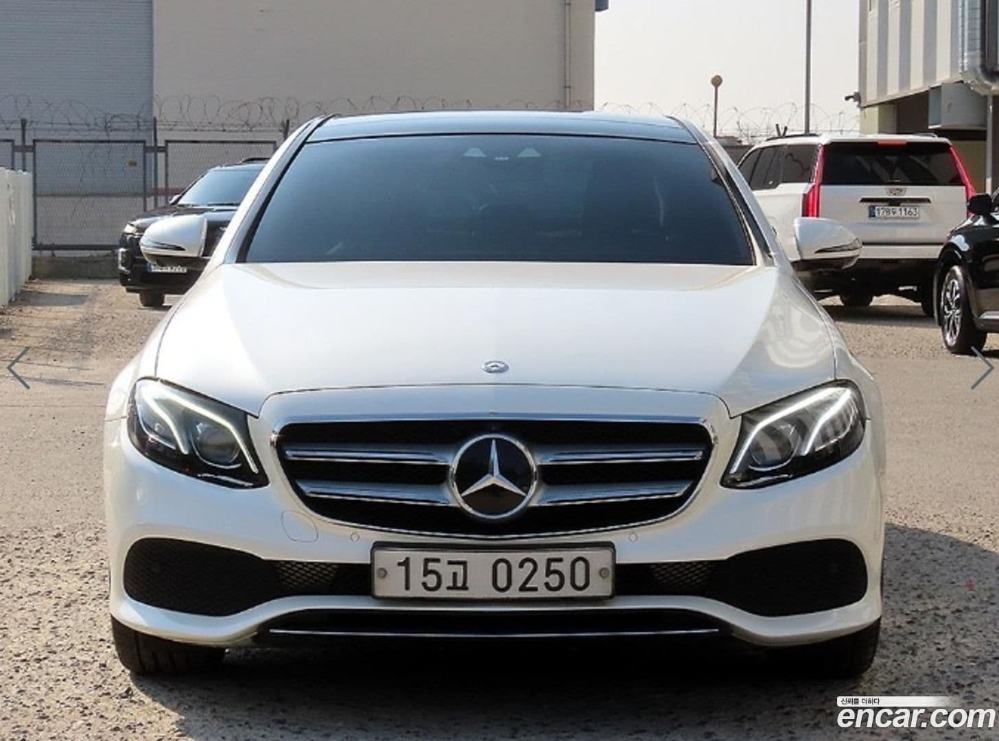 Main__Slider__Photo:E-Class Mercedes-Benz 2016.5-0