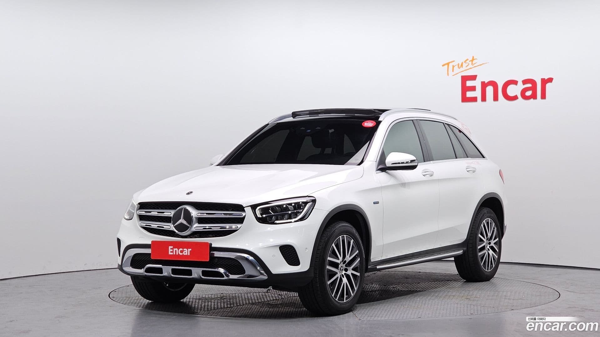 Main__Slider__Photo:GLC-Class Mercedes-Benz 2021.2-0