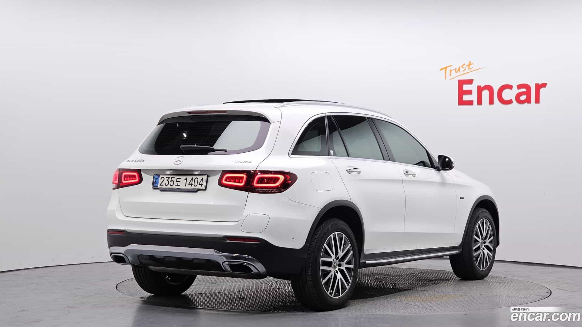 GLC-Class Mercedes-Benz 2021.2-OUTER-002