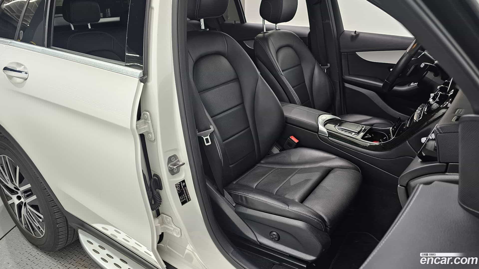 GLC-Class Mercedes-Benz 2021.2-OPTION-015