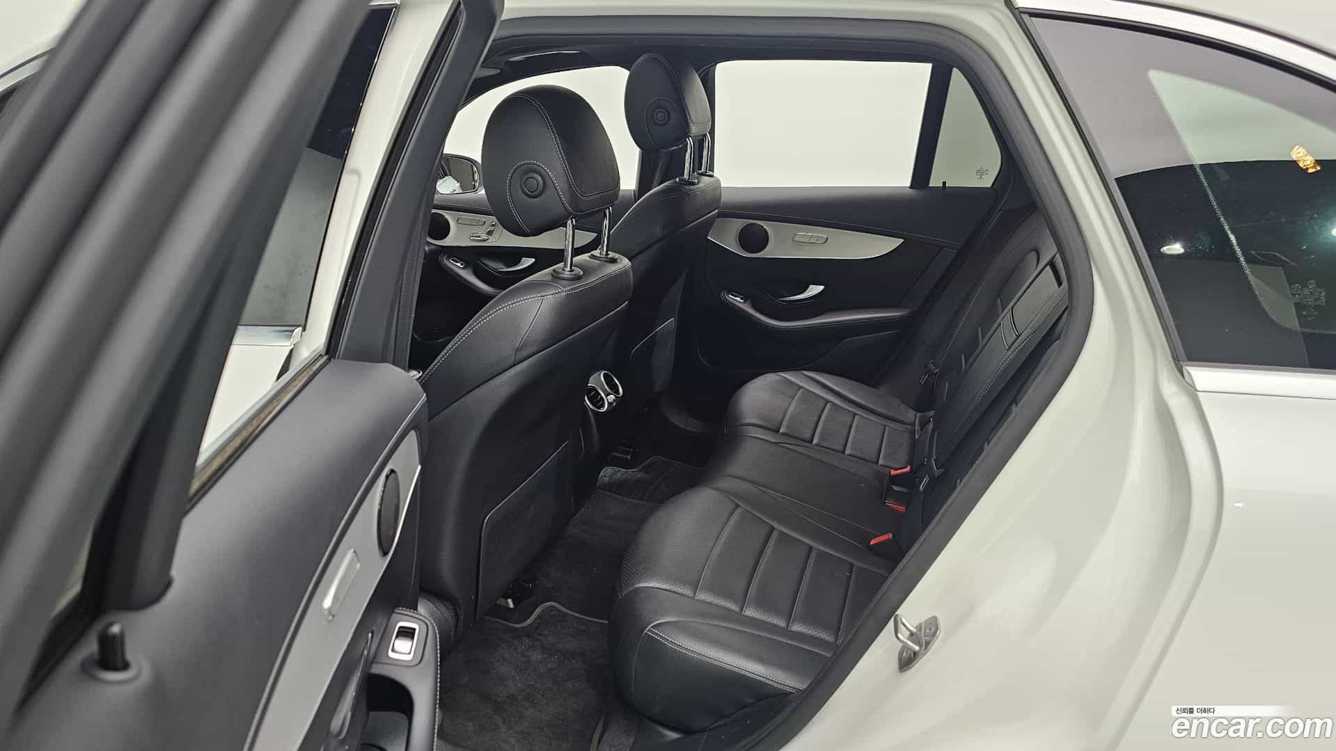 GLC-Class Mercedes-Benz 2021.2-OPTION-017