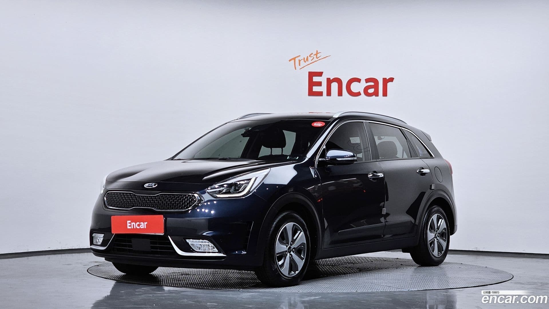 Main__Slider__Photo:Niro Kia 2018.9-0