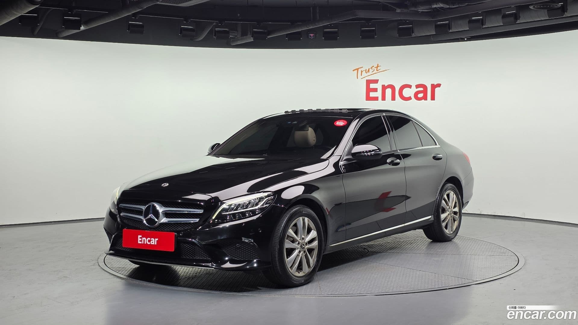 Main__Slider__Photo:C-Class Mercedes-Benz 2019.0-0