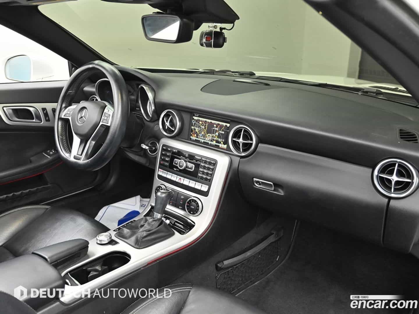 SLK-Class Mercedes-Benz 2015.3-INNER-007