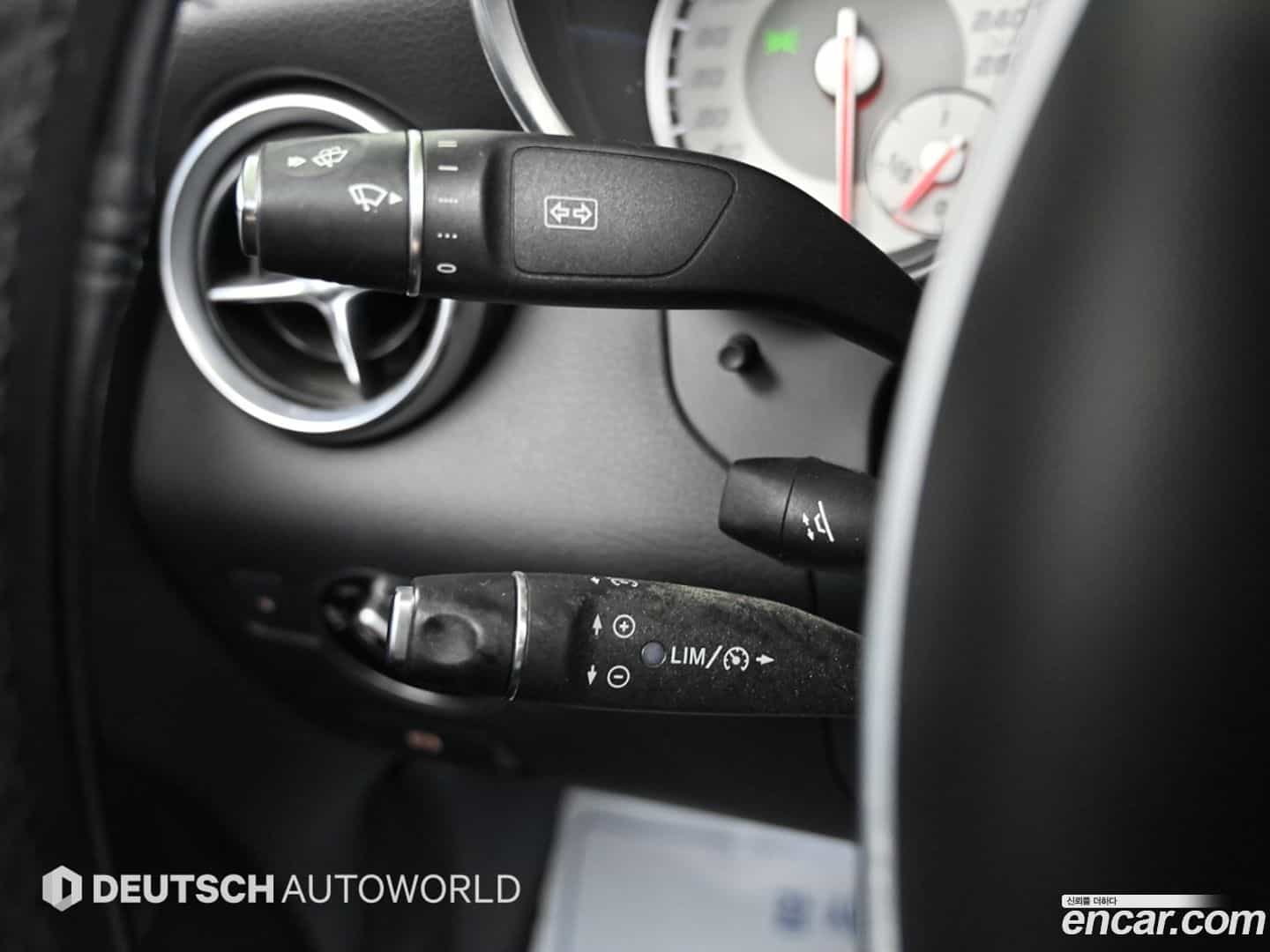 SLK-Class Mercedes-Benz 2015.3-OPTION-016