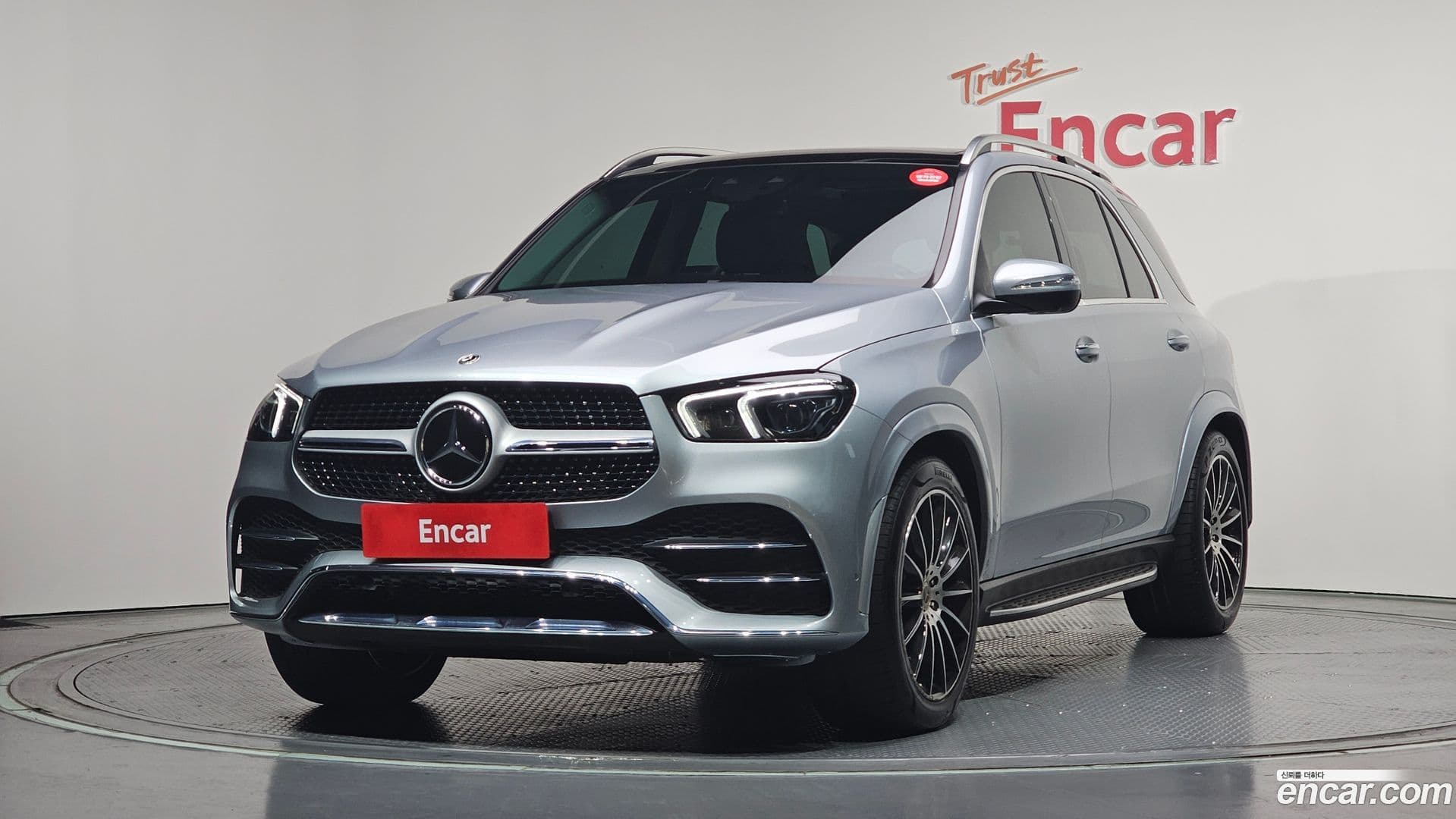 Main__Slider__Photo:GLE-Class Mercedes-Benz 2023.3-0