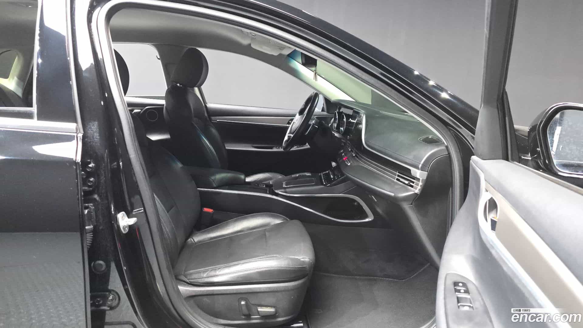 Grandeur Hyundai 2020.1-OPTION-015