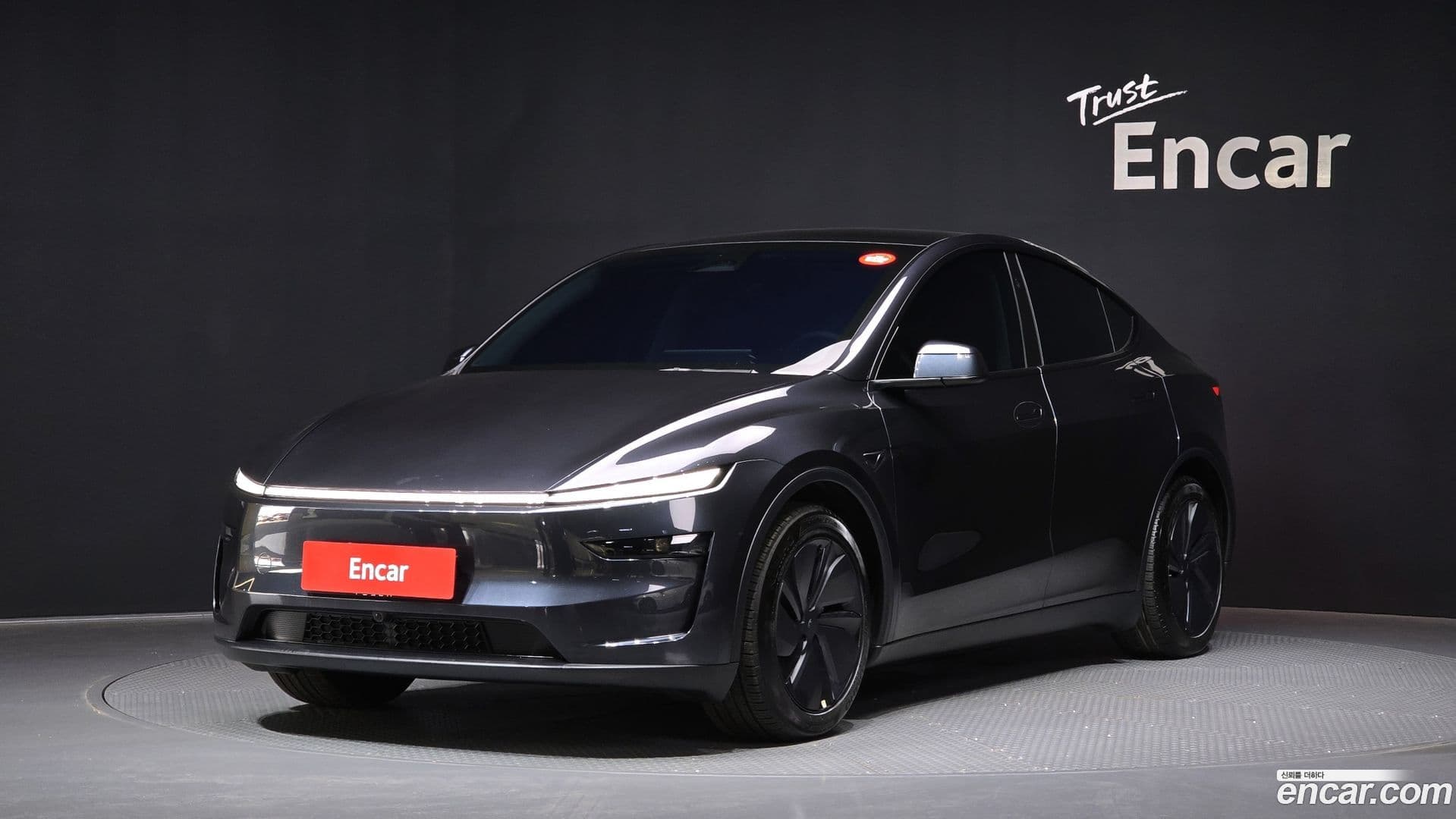 Main__Slider__Photo:Model Y Tesla 2025.6-0