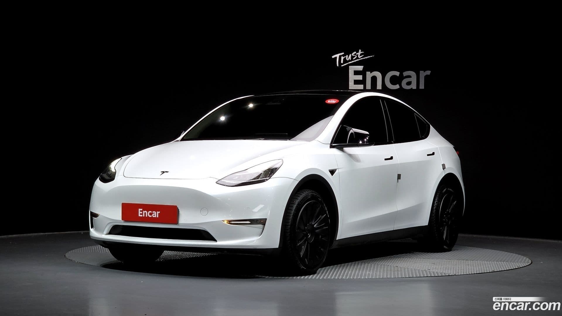 Main__Slider__Photo:Model Y Tesla 2022.10-0