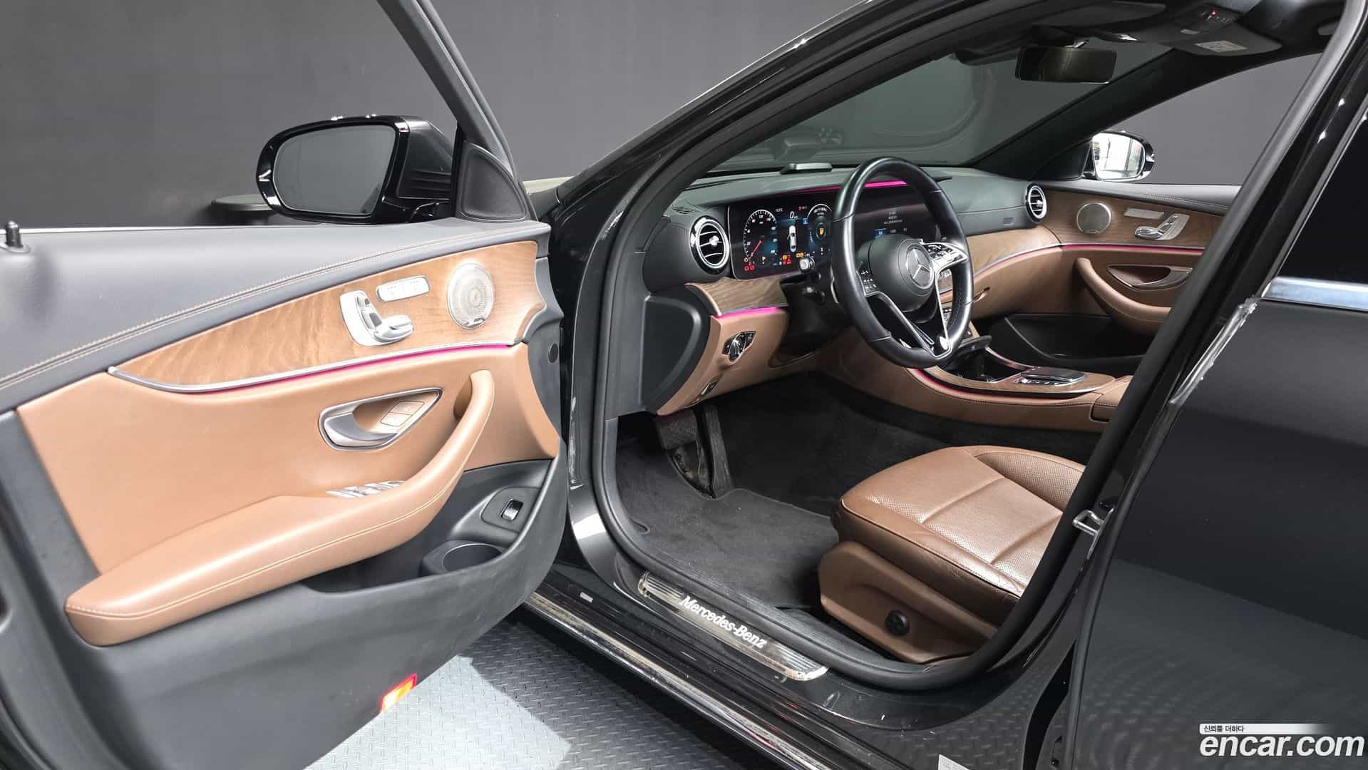 E-Class Mercedes-Benz 2021.0-INNER-010