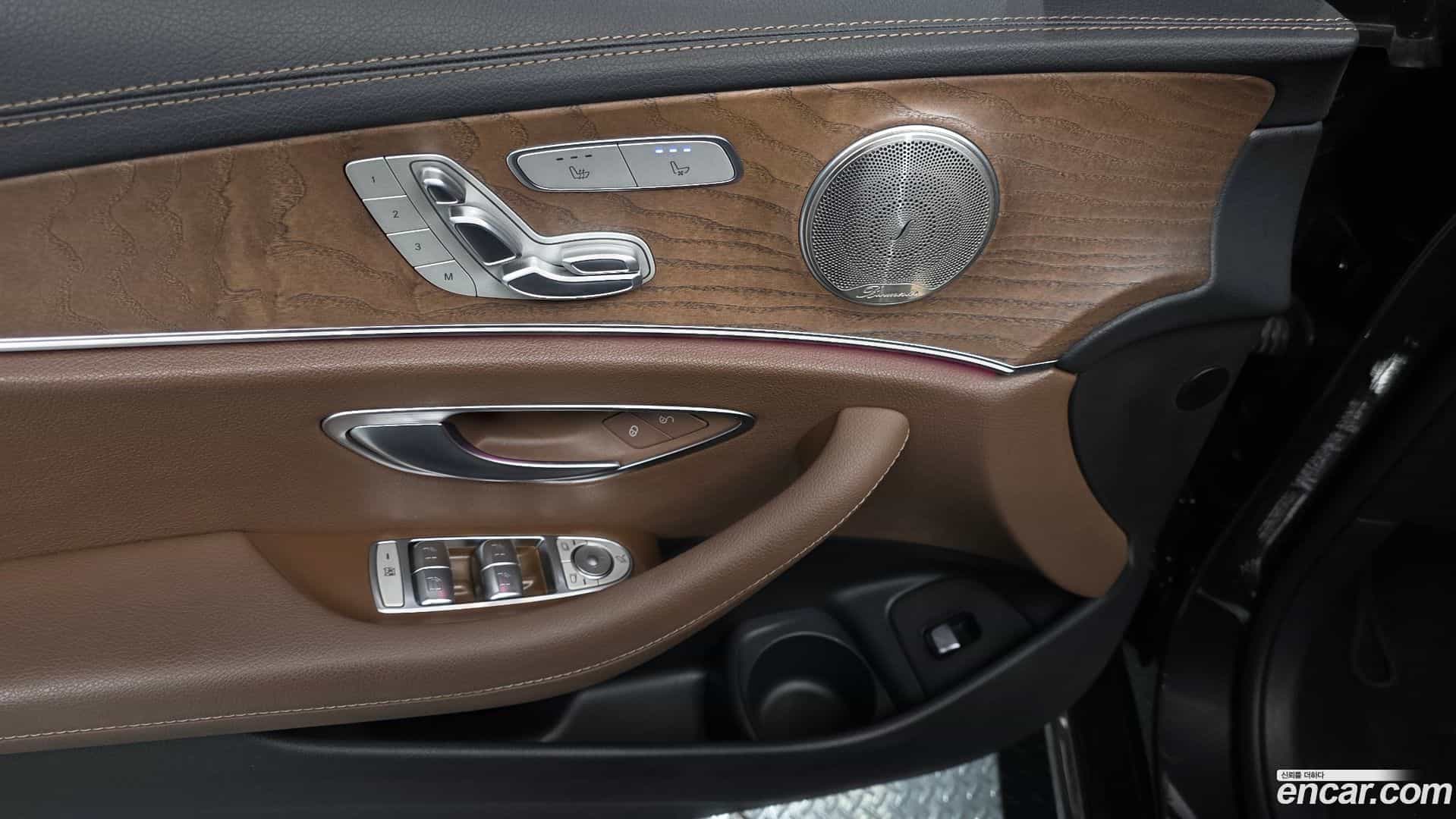E-Class Mercedes-Benz 2021.0-OPTION-021