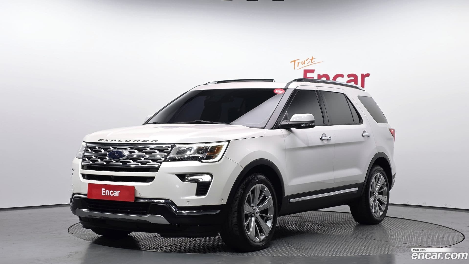 Main__Slider__Photo:Explorer Ford 2018.2-0