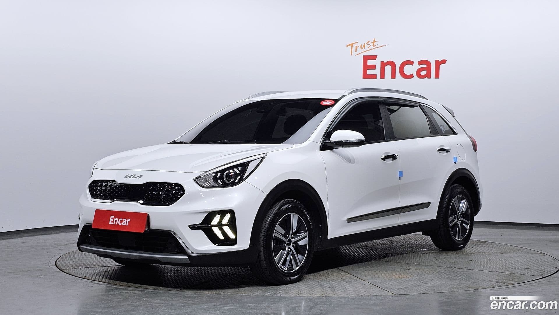 Main__Slider__Photo:Niro Kia 2021.11-0