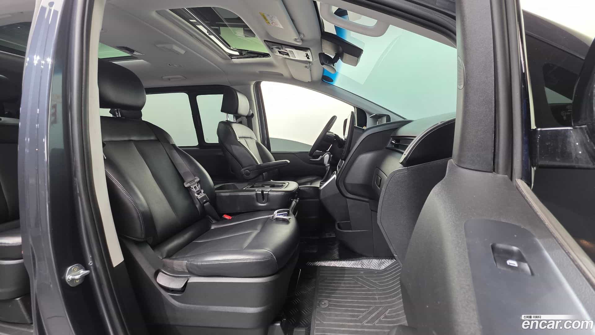 Staria Hyundai 2022.7-INNER-010