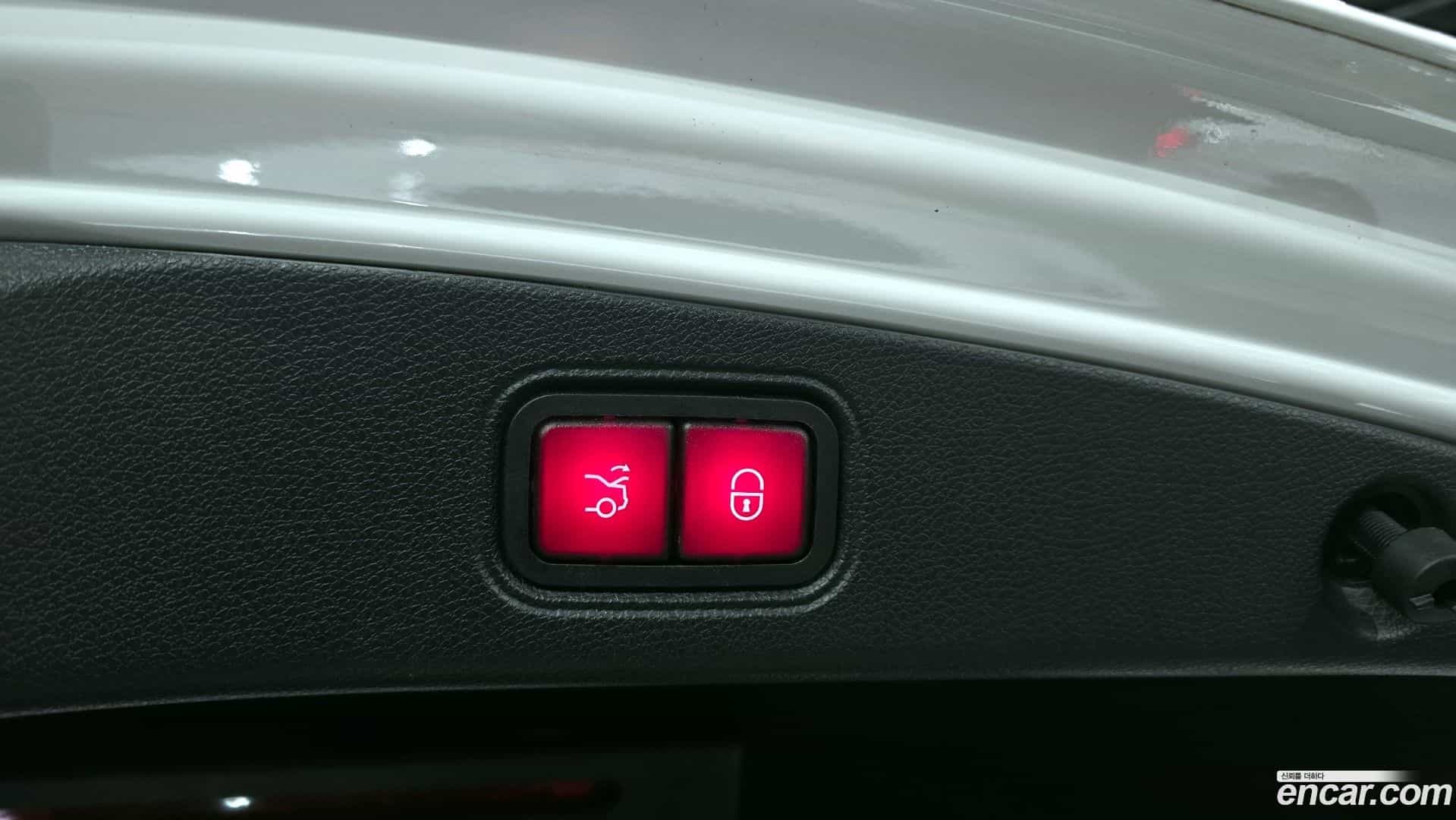 E-Class Mercedes-Benz 2017.8-OPTION-024
