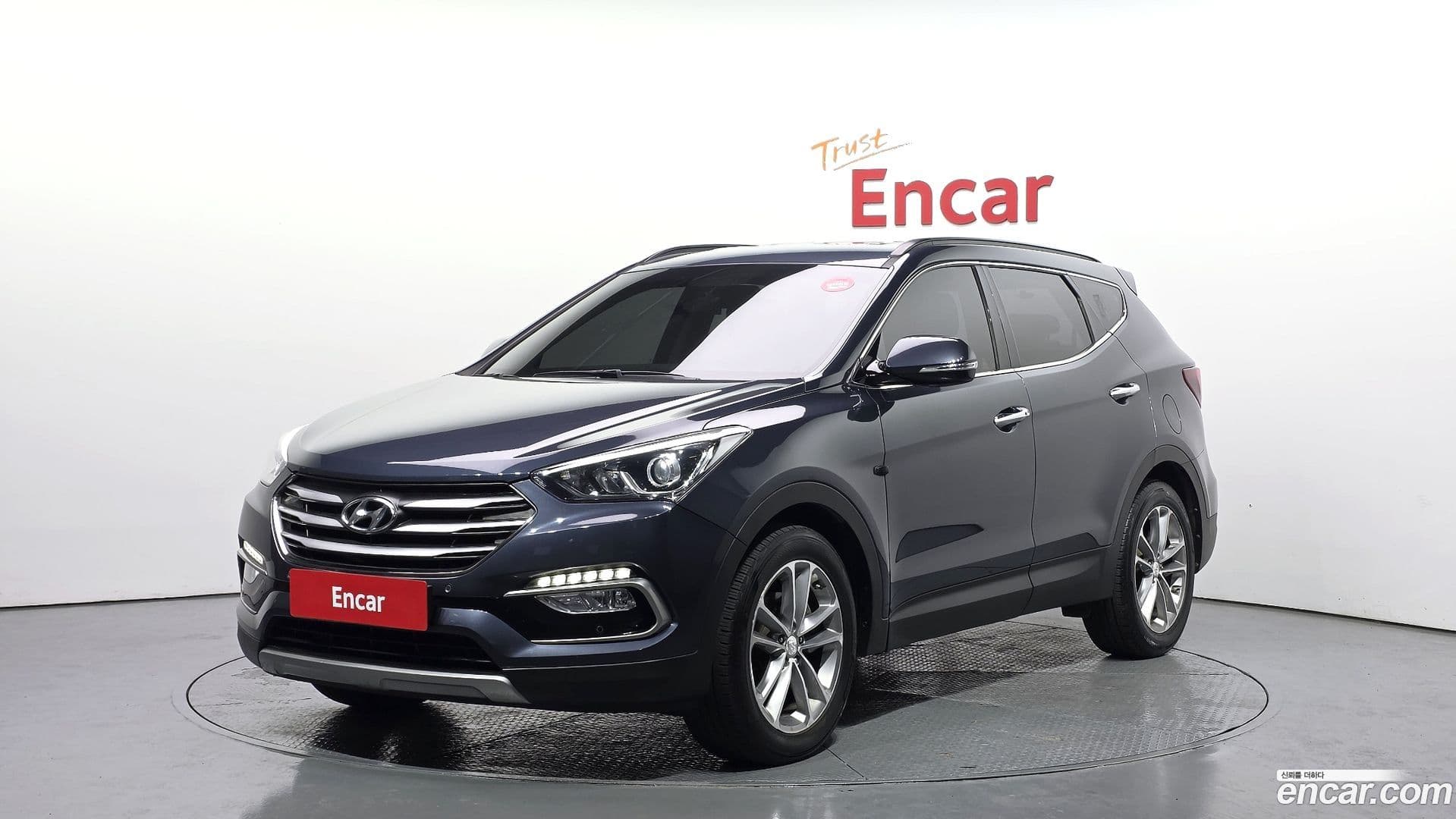 Main__Slider__Photo:Santafe Hyundai 2016.11-0