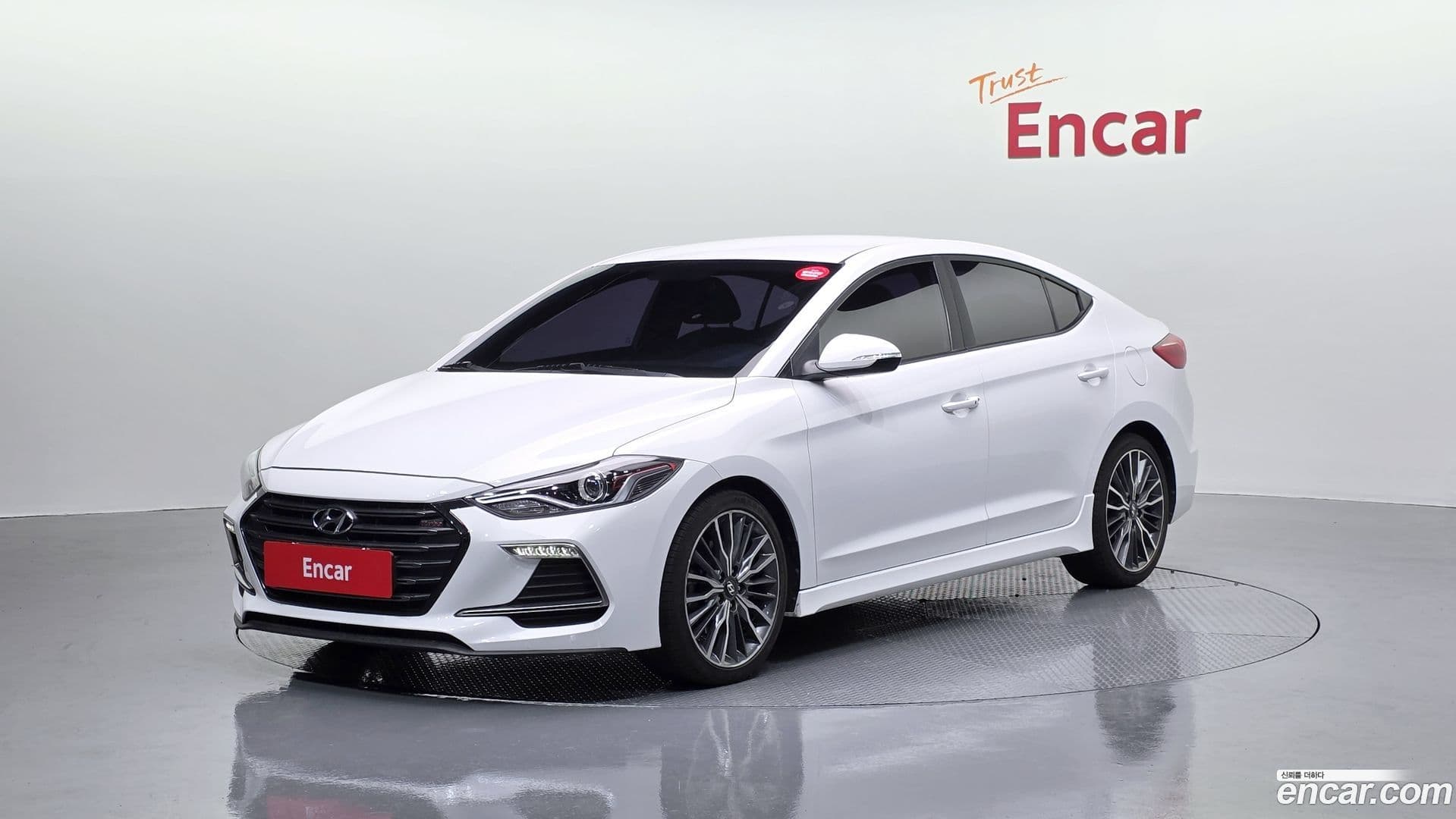 Main__Slider__Photo:AVANTE Hyundai 2016.8-0