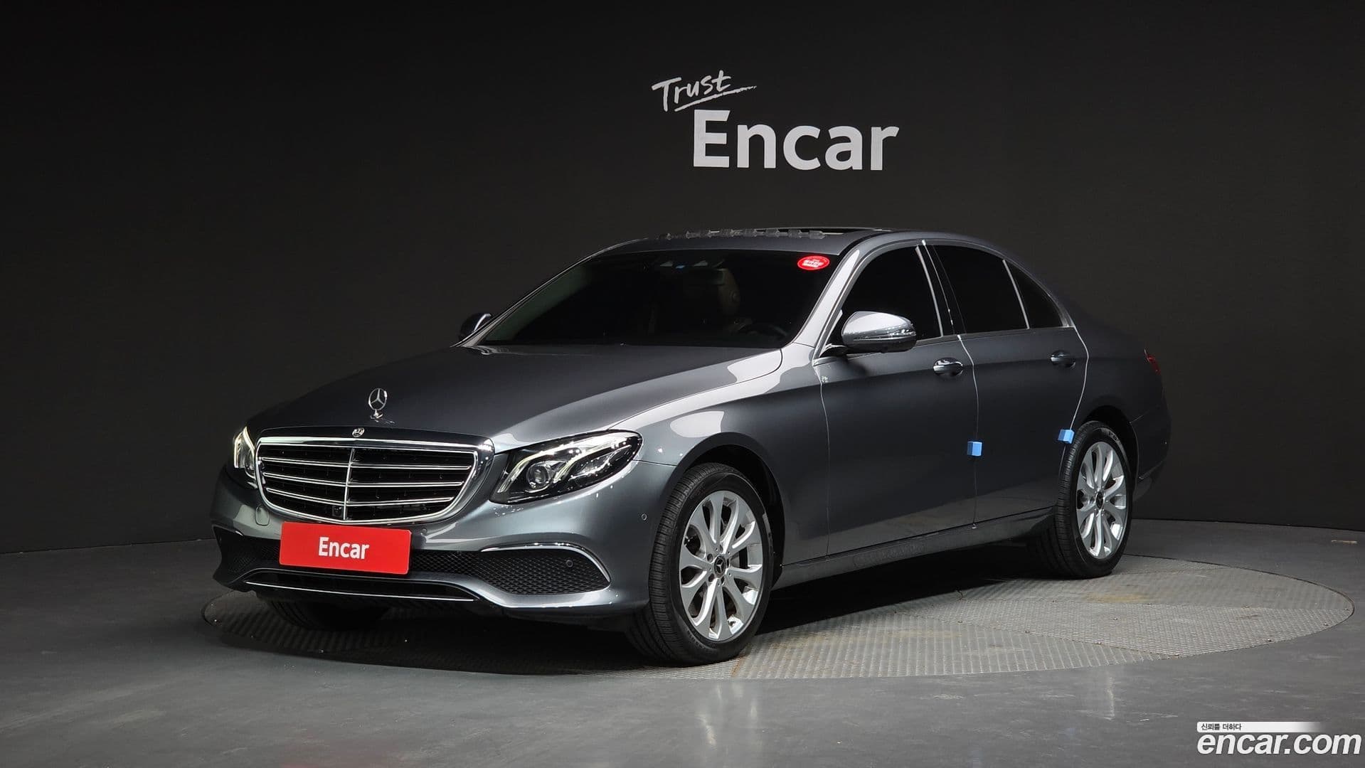 Main__Slider__Photo:E-Class Mercedes-Benz 2018.2-0