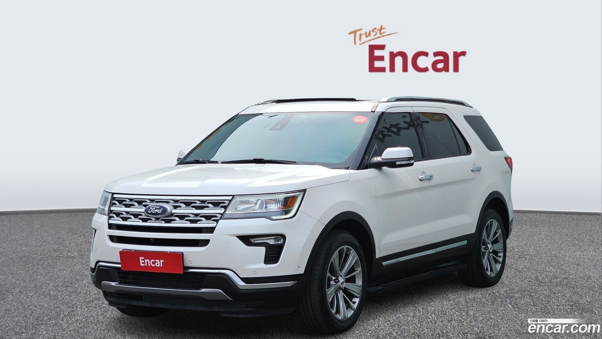 Main__Slider__Photo:Explorer Ford 2018.9-0