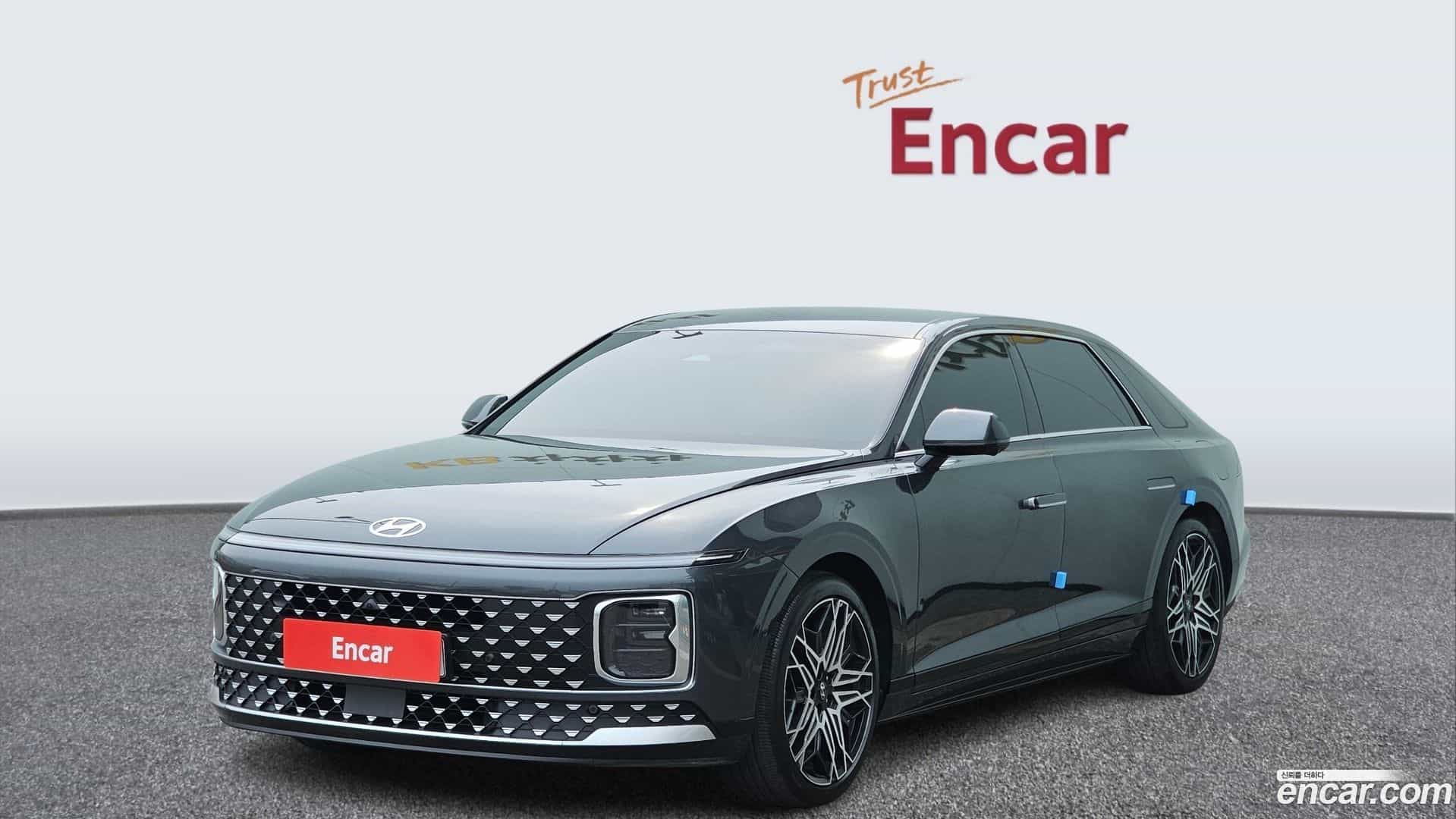 Grandeur Hyundai 2023.8-OUTER-001