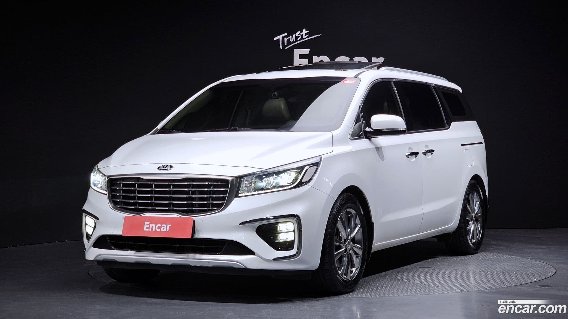 Main__Slider__Photo:Canival Kia 2019.5-0