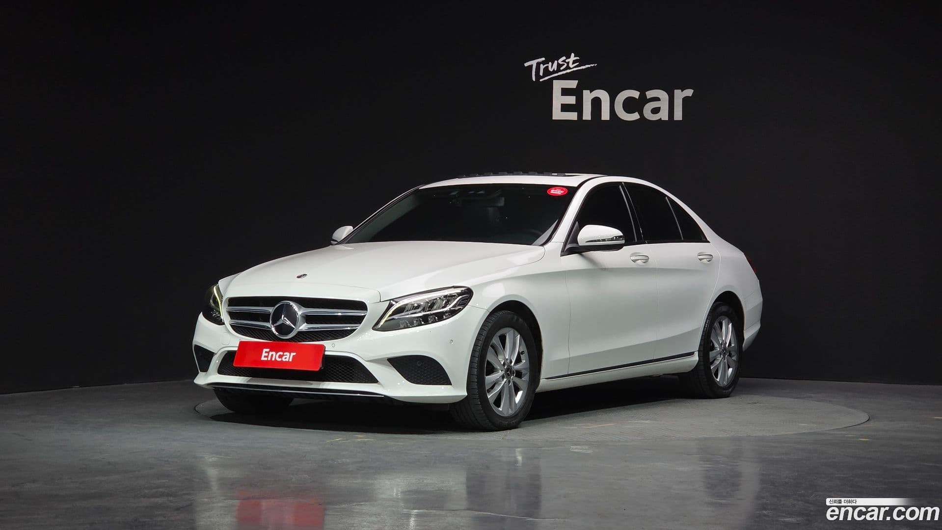Main__Slider__Photo:C-Class Mercedes-Benz 2018.11-0