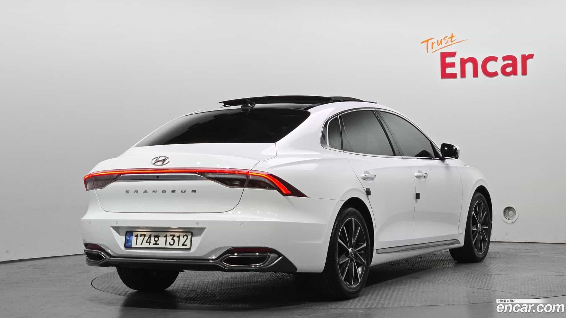 Grandeur Hyundai 2022.10-OUTER-002