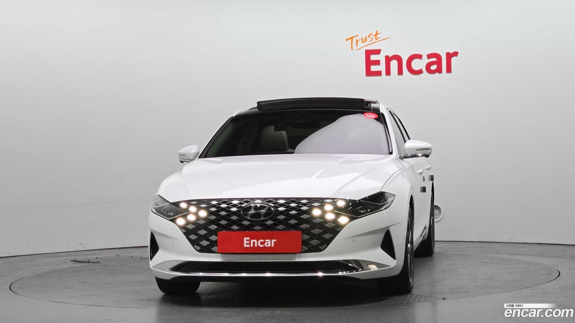 Grandeur Hyundai 2022.10-OUTER-003