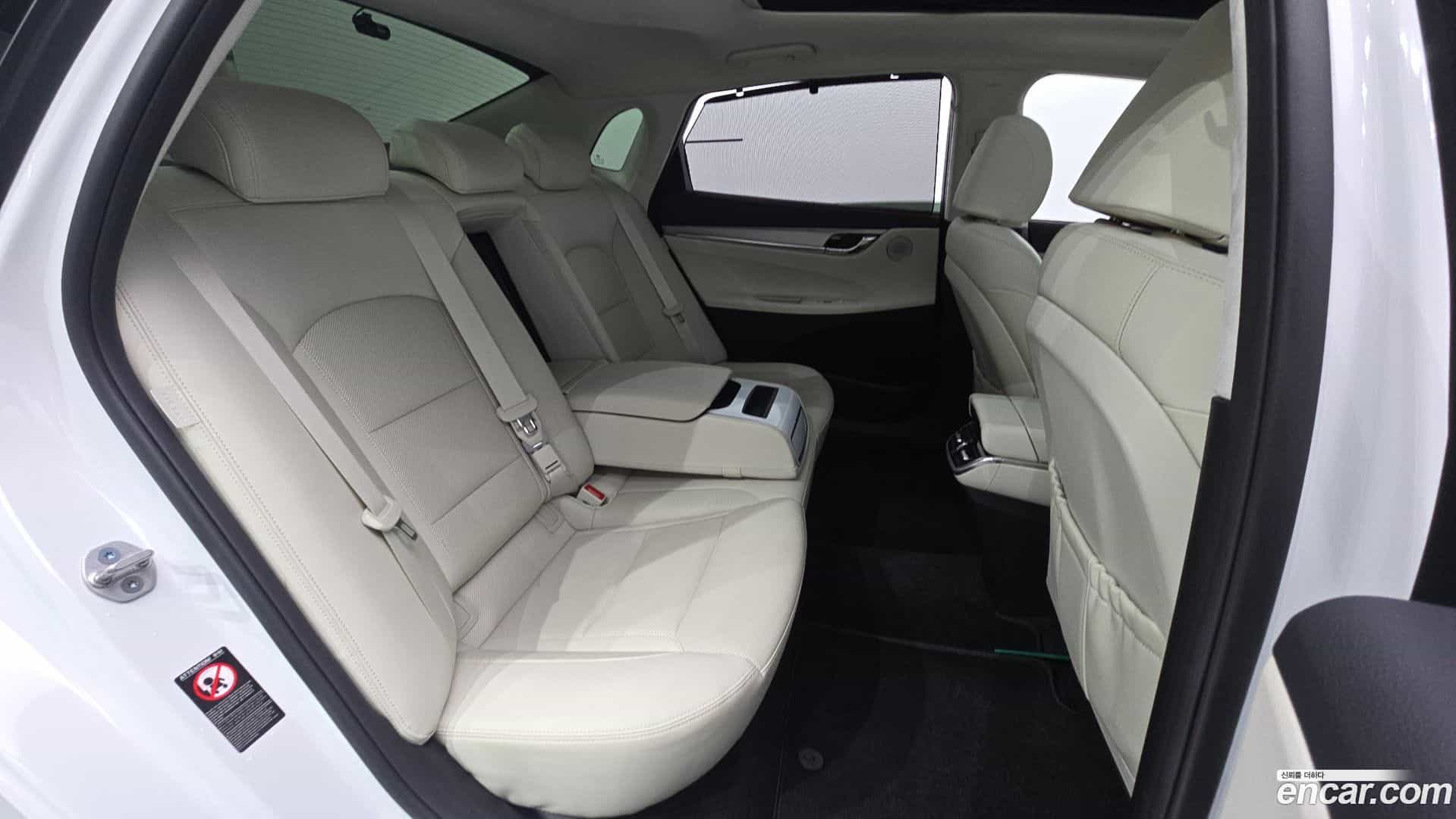 Grandeur Hyundai 2022.10-OPTION-016