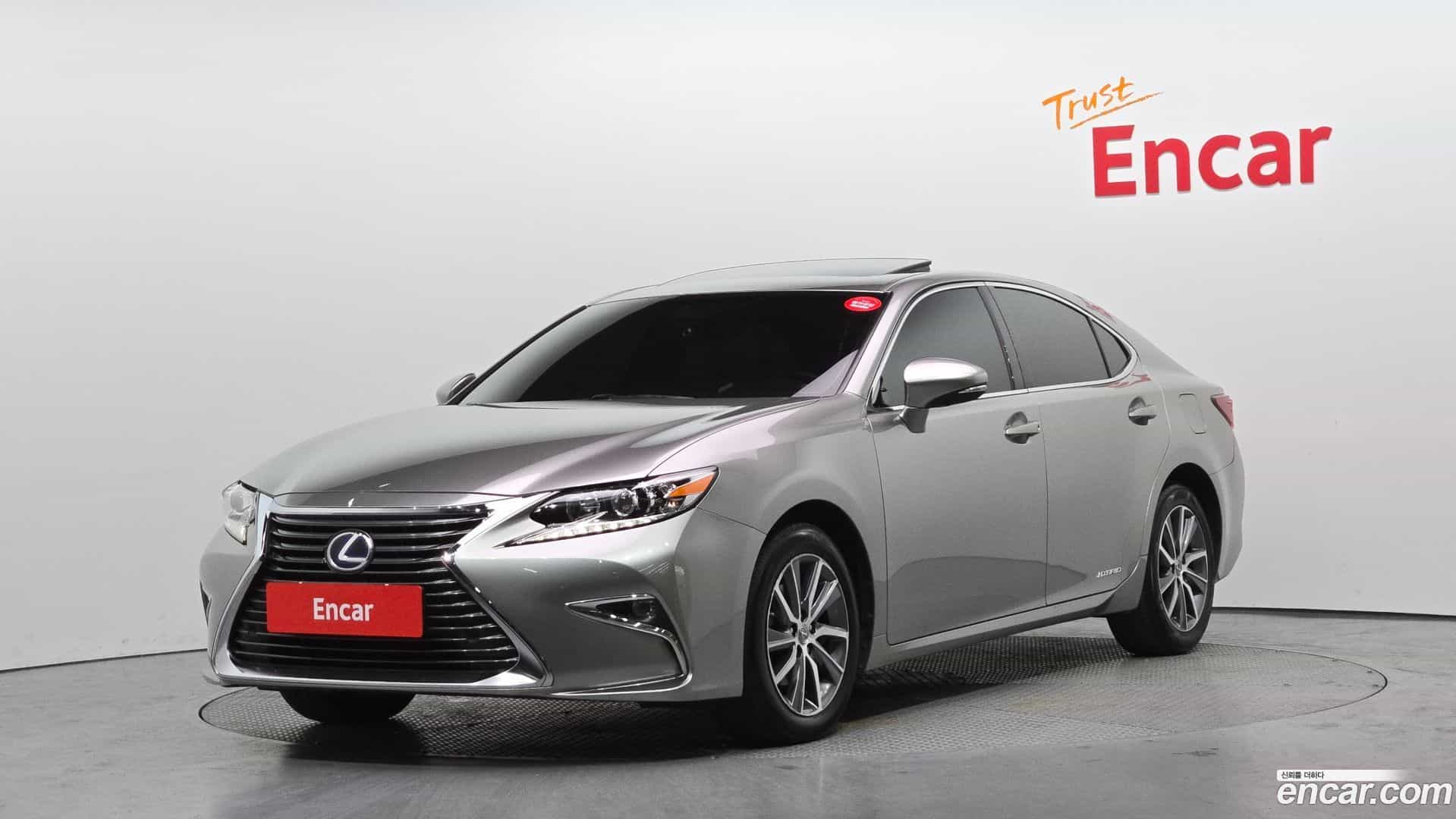 ES Lexus 2018.3-OUTER-001
