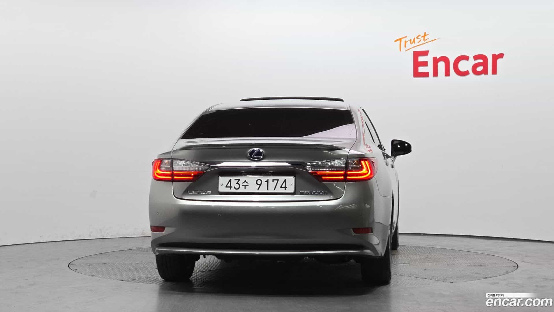 ES Lexus 2018.3-OUTER-004
