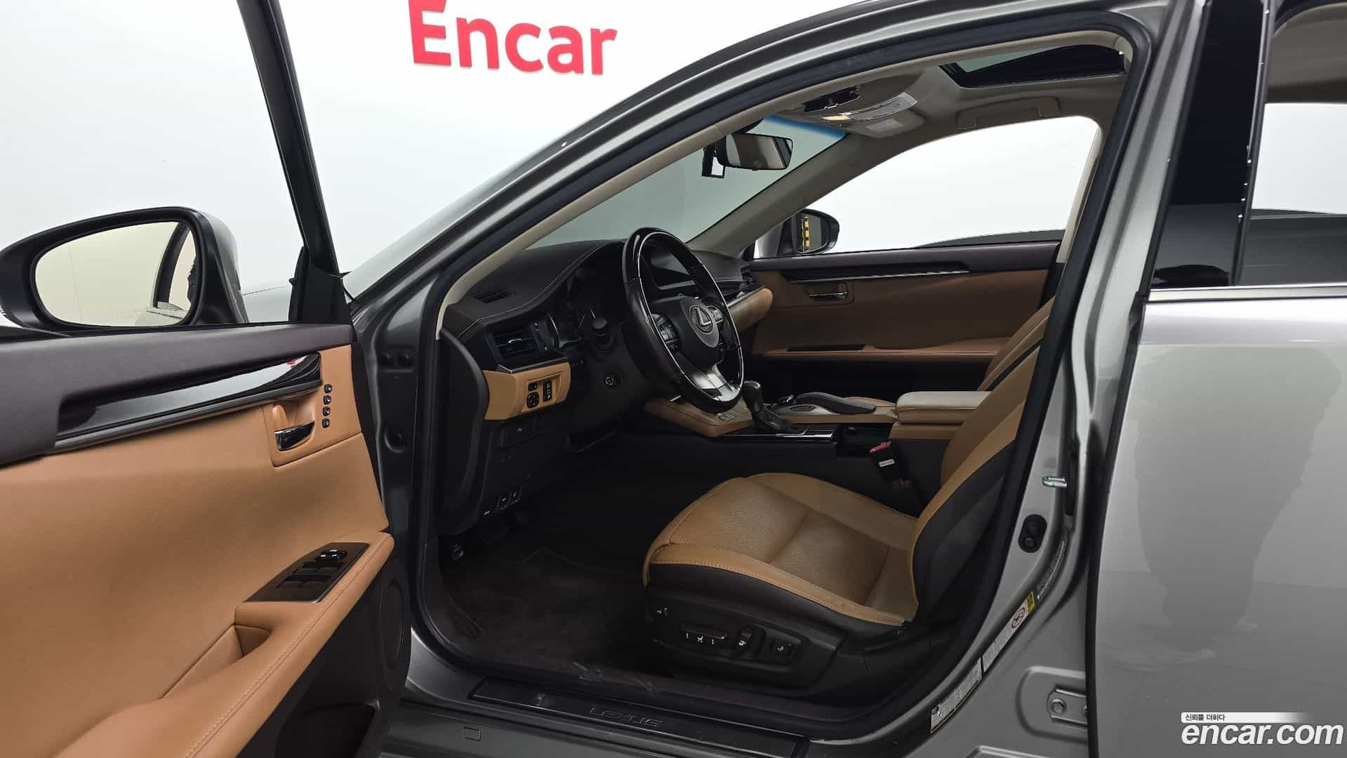 ES Lexus 2018.3-INNER-010