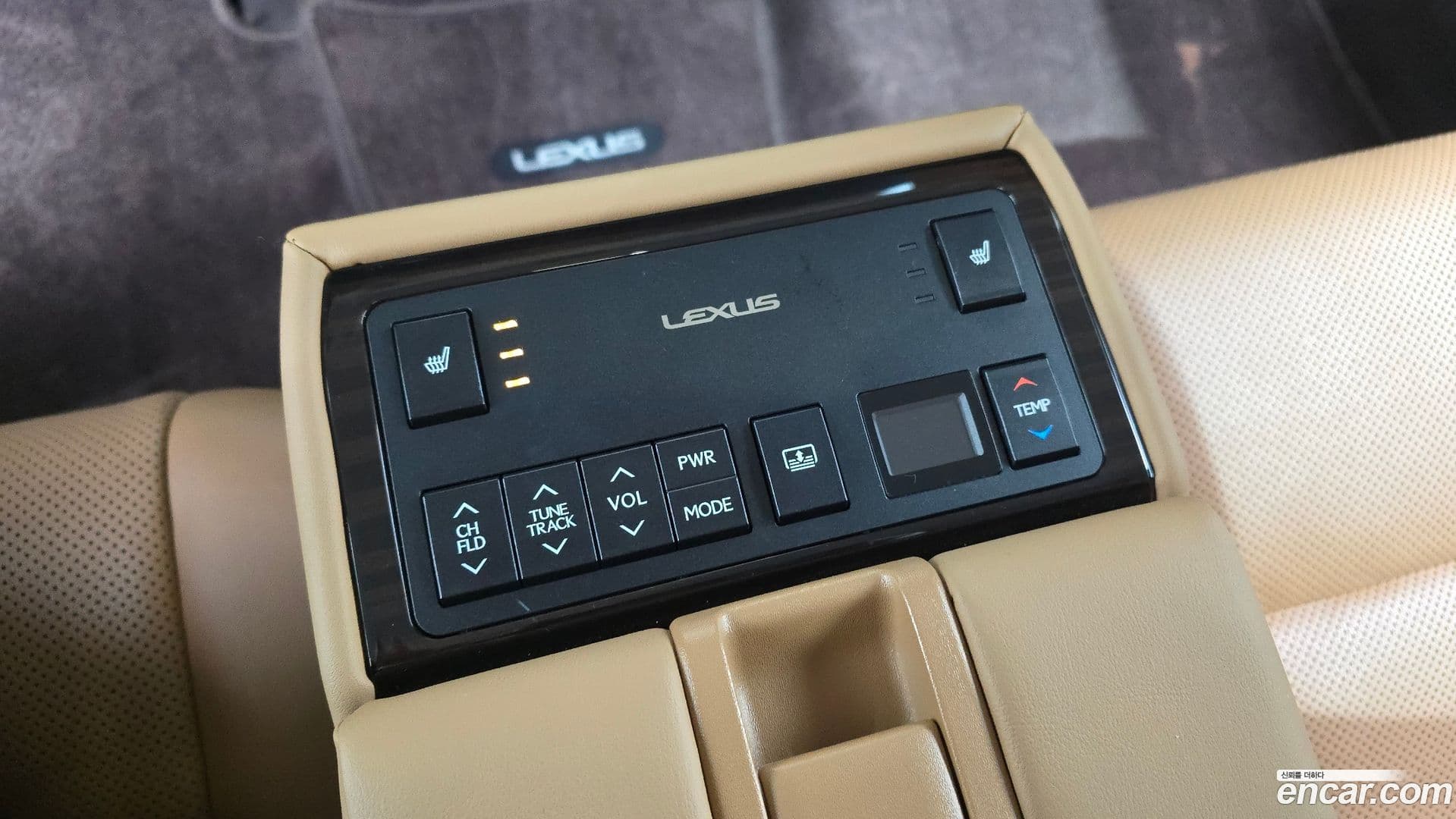Main__Slider__Photo:ES Lexus 2018.3-18