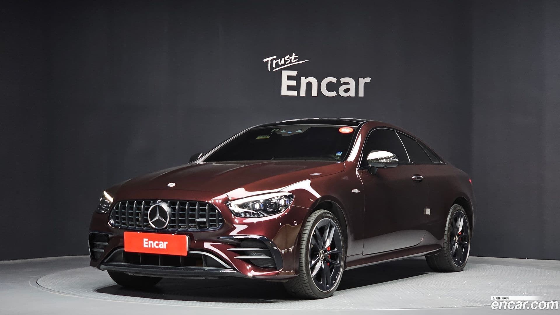 Main__Slider__Photo:E-Class Mercedes-Benz 2022.11-0